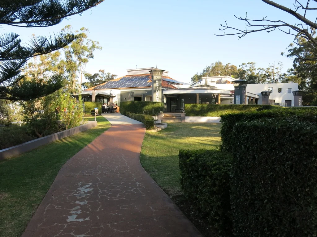 picnic point, beautiful park and RESTAURANT 3.2 km