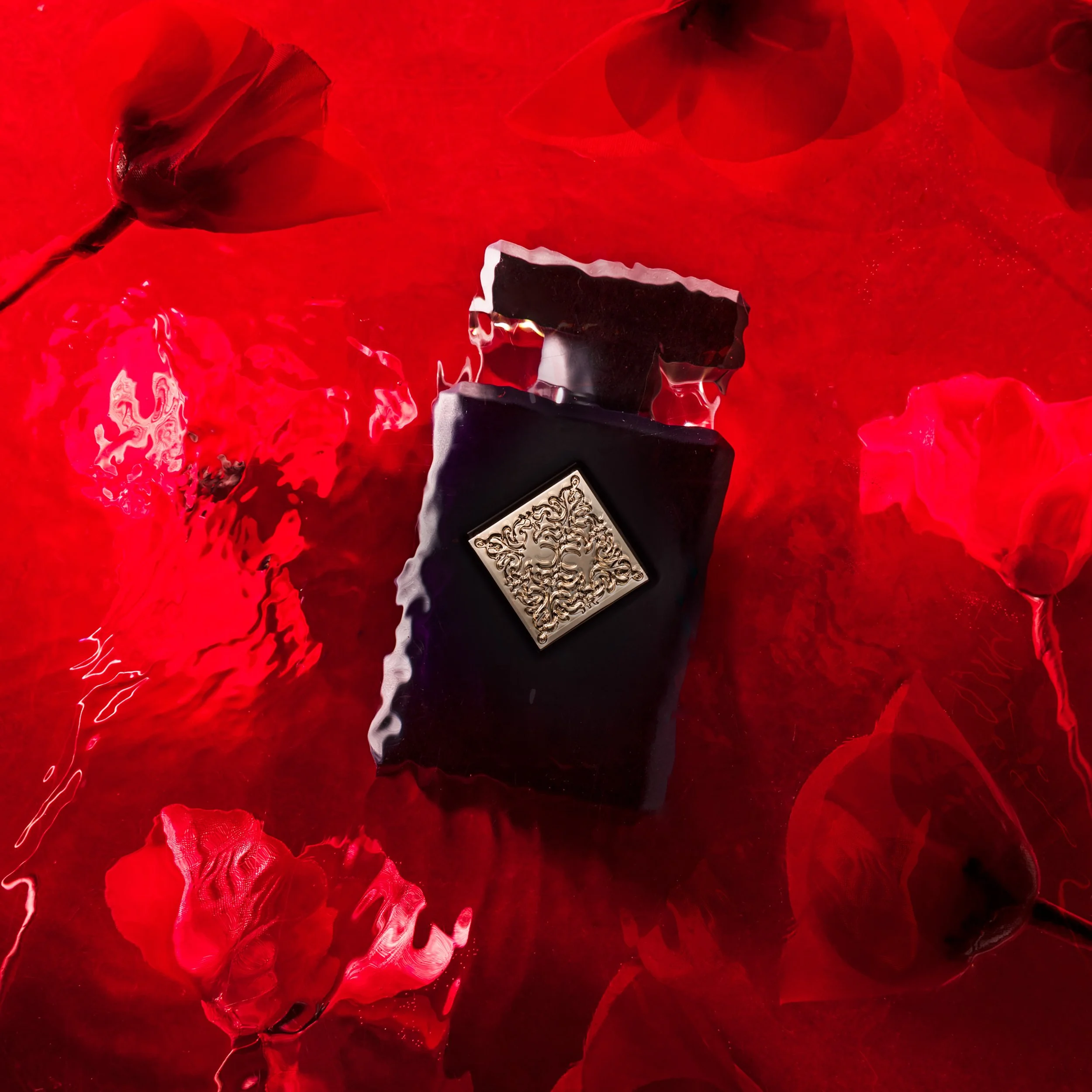  Photography   @lara_and_the_art   Art Direction &amp; Setup  @alexhaidamac   Retouch  @ivanraw  