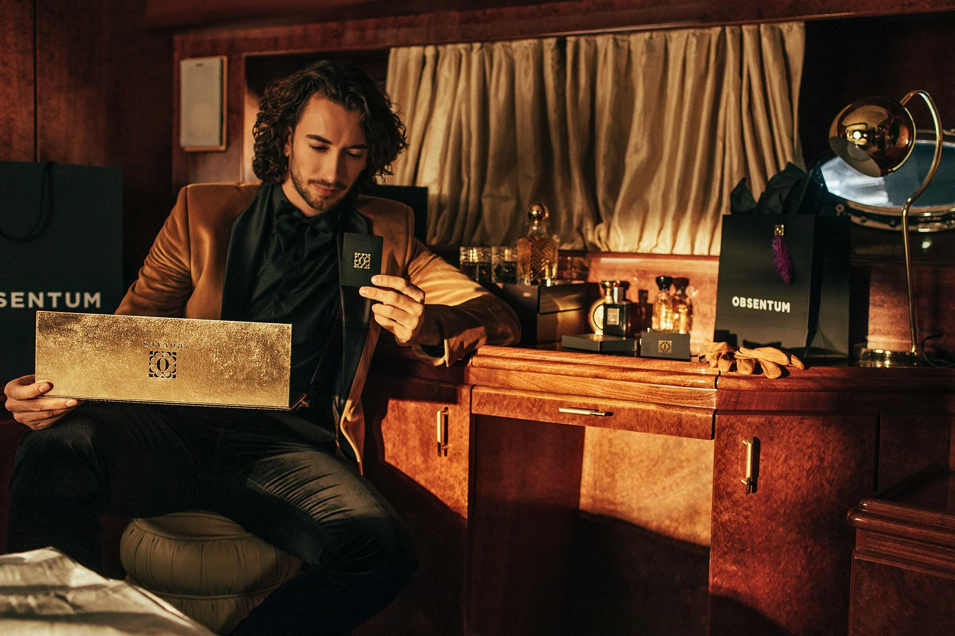  Photography   @oltindogaru  Art Direction  @alexhaidamac  Production Company  @studioset    