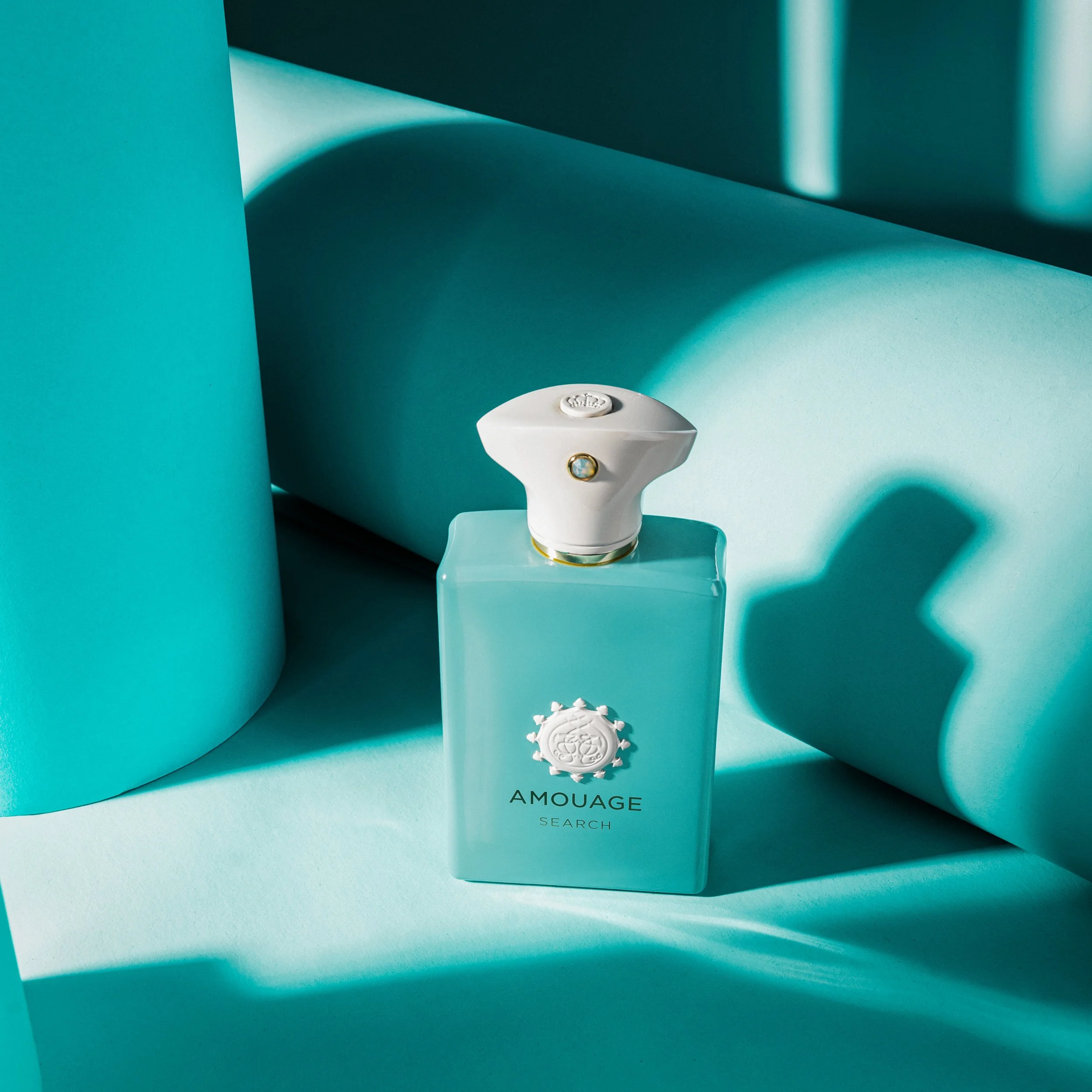  Photography  @lara_and_the_art   Art Direction, Setup &amp; Retouch  @alexhaidamac  