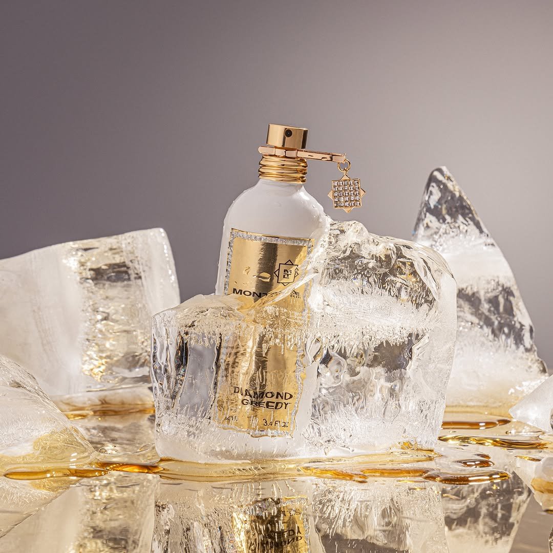  Photography  @lara_and_the_art   Art Direction, Setup &amp; Retouch  @alexhaidamac  