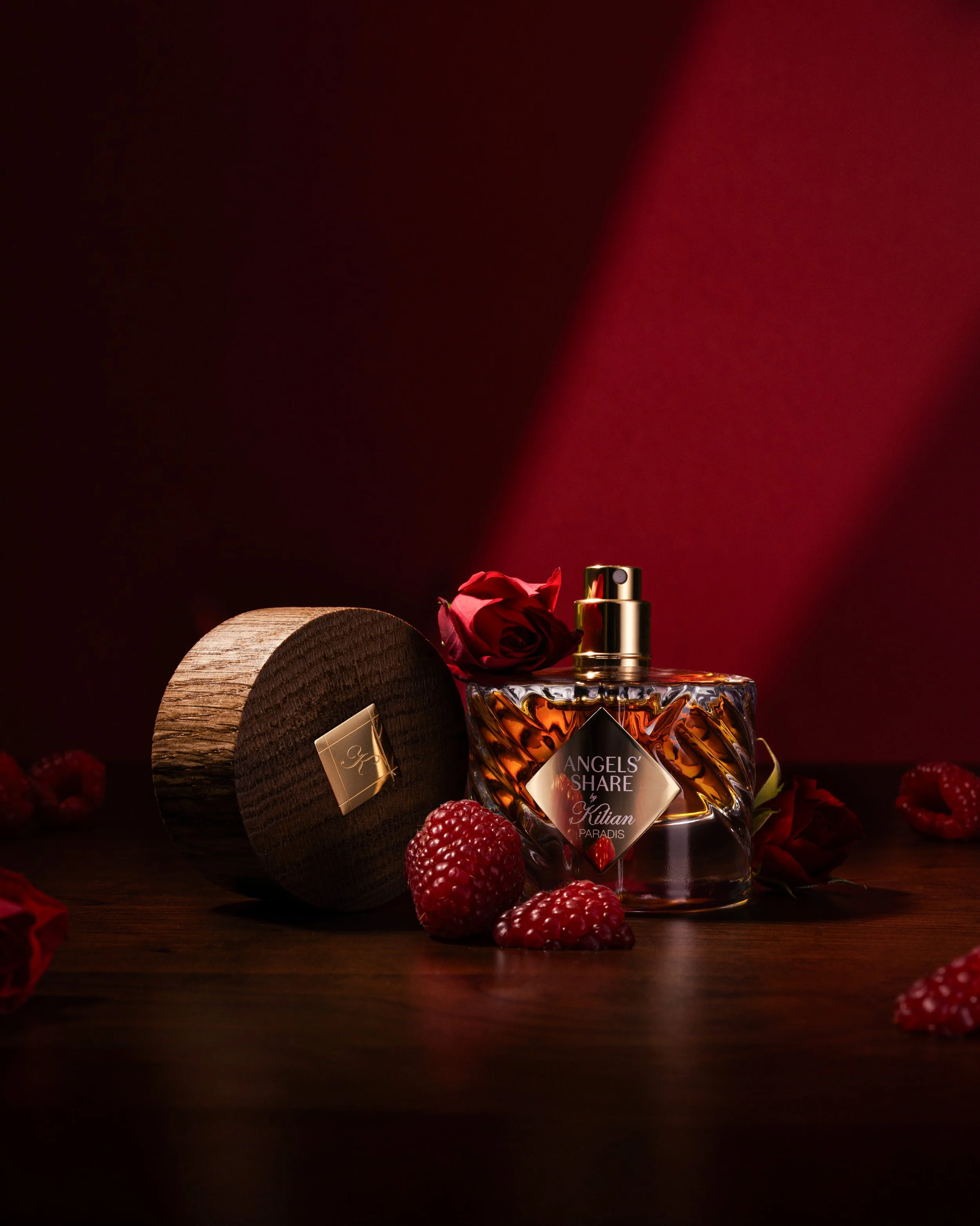  Photography  @lara_and_the_art  Art Direction, Setup &amp; Retouch  @alexhaidamac  
