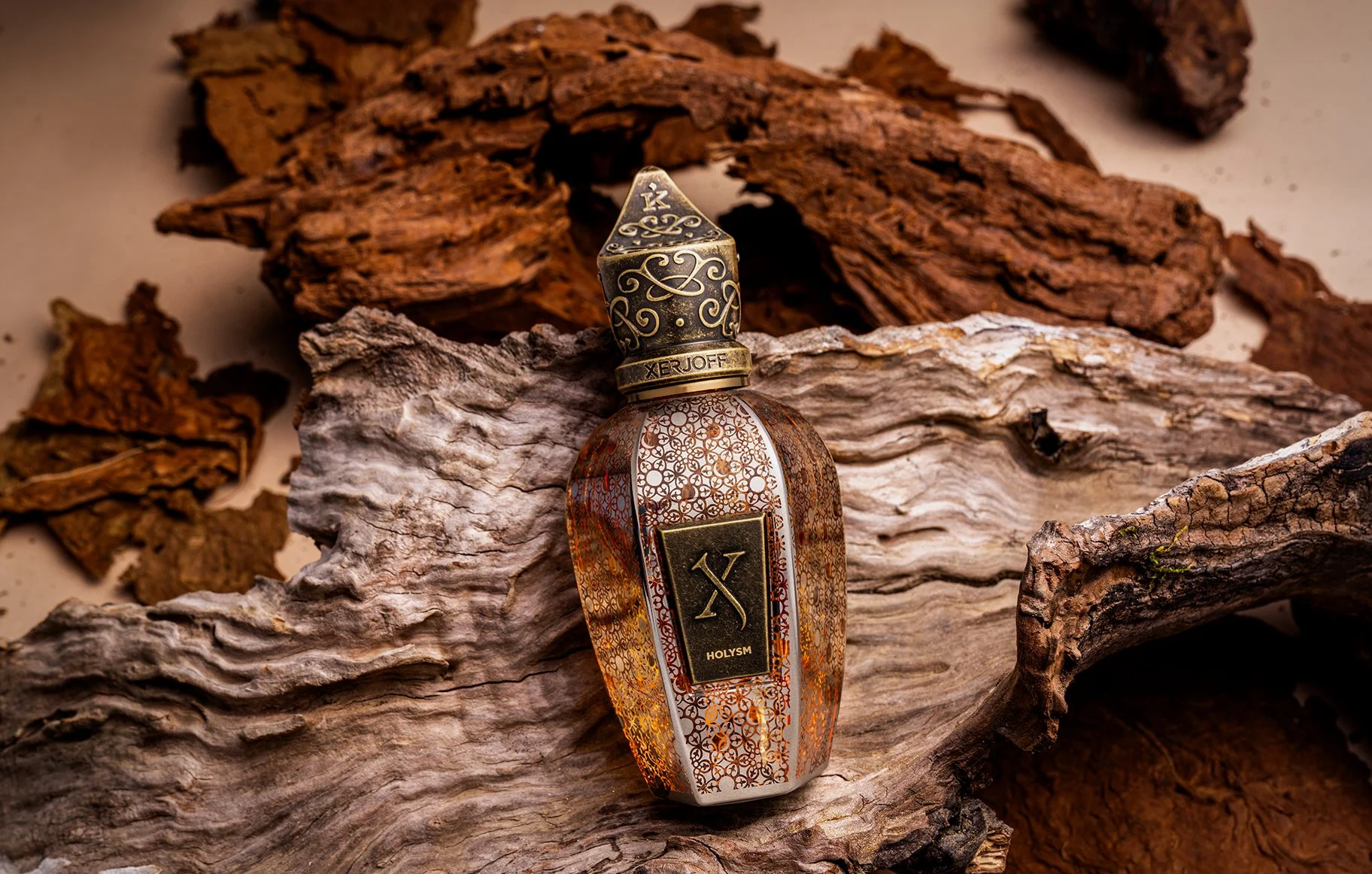  Photography  @lara_and_the_art  Art Direction, Setup &amp; Retouch  @alexhaidamac  