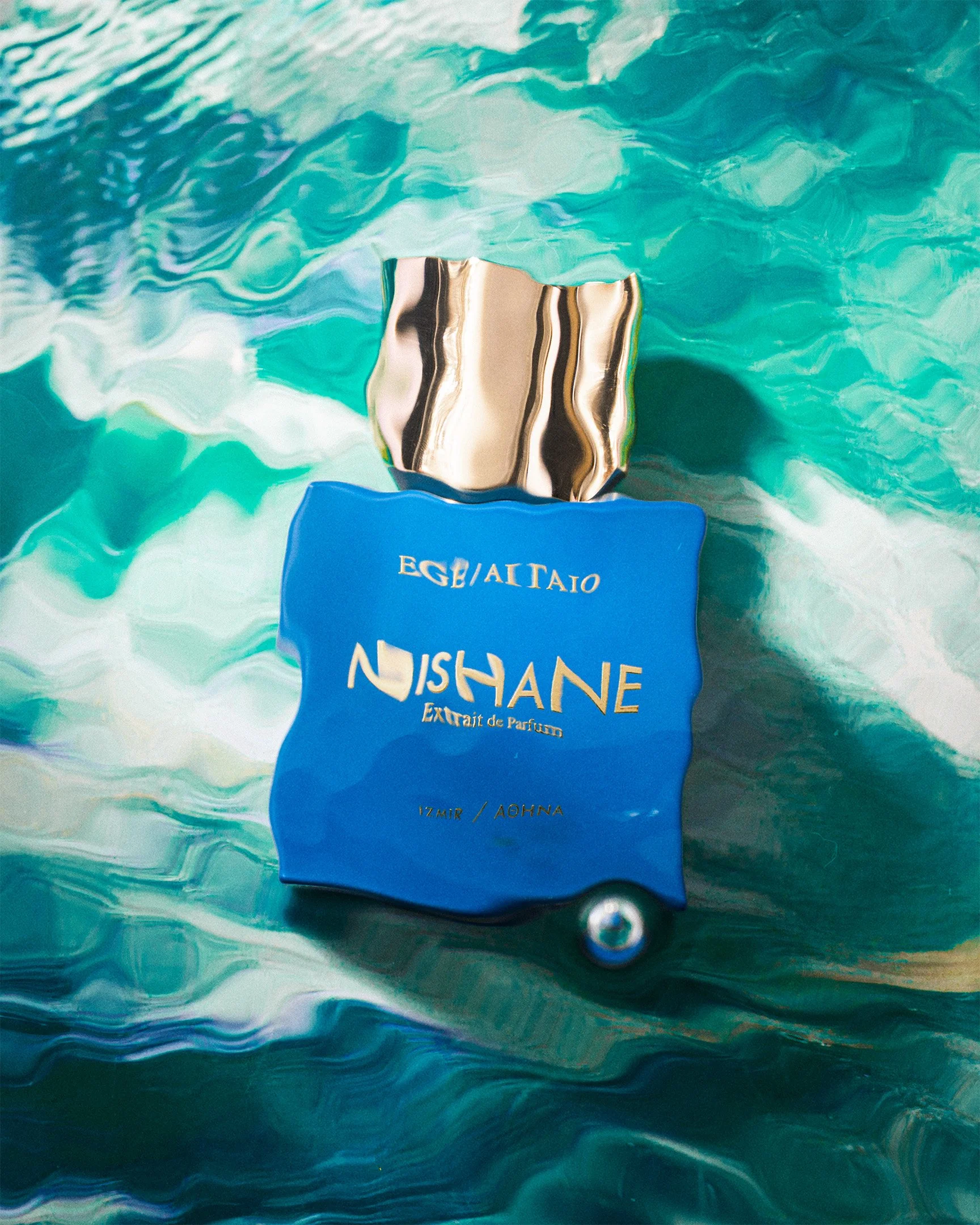  Art Direction &amp; Production  @alexhaidamac  Photography  @lara_and_the_art  Retouch  @macaneata.ionut   