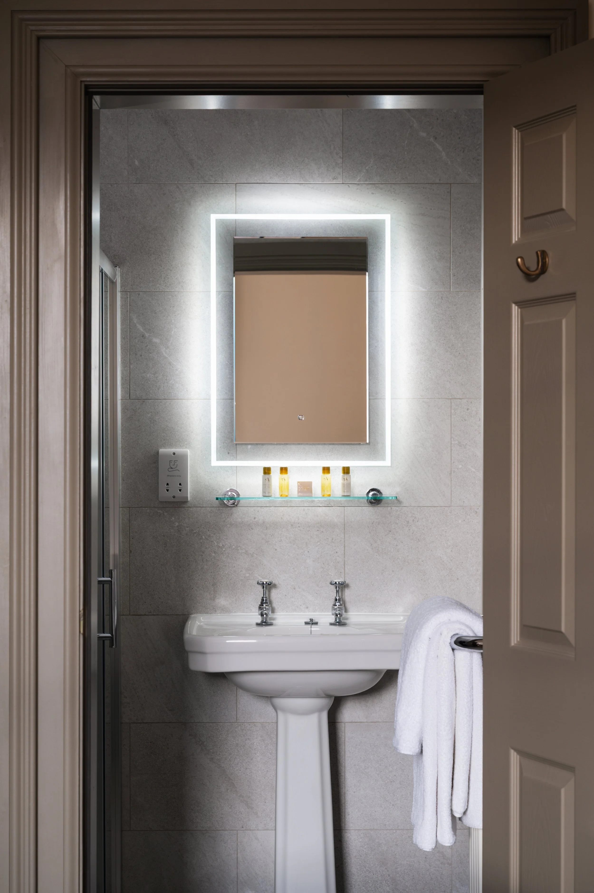 Solasta Creative X Atholl Arms The Residence  Room 26-7.jpg