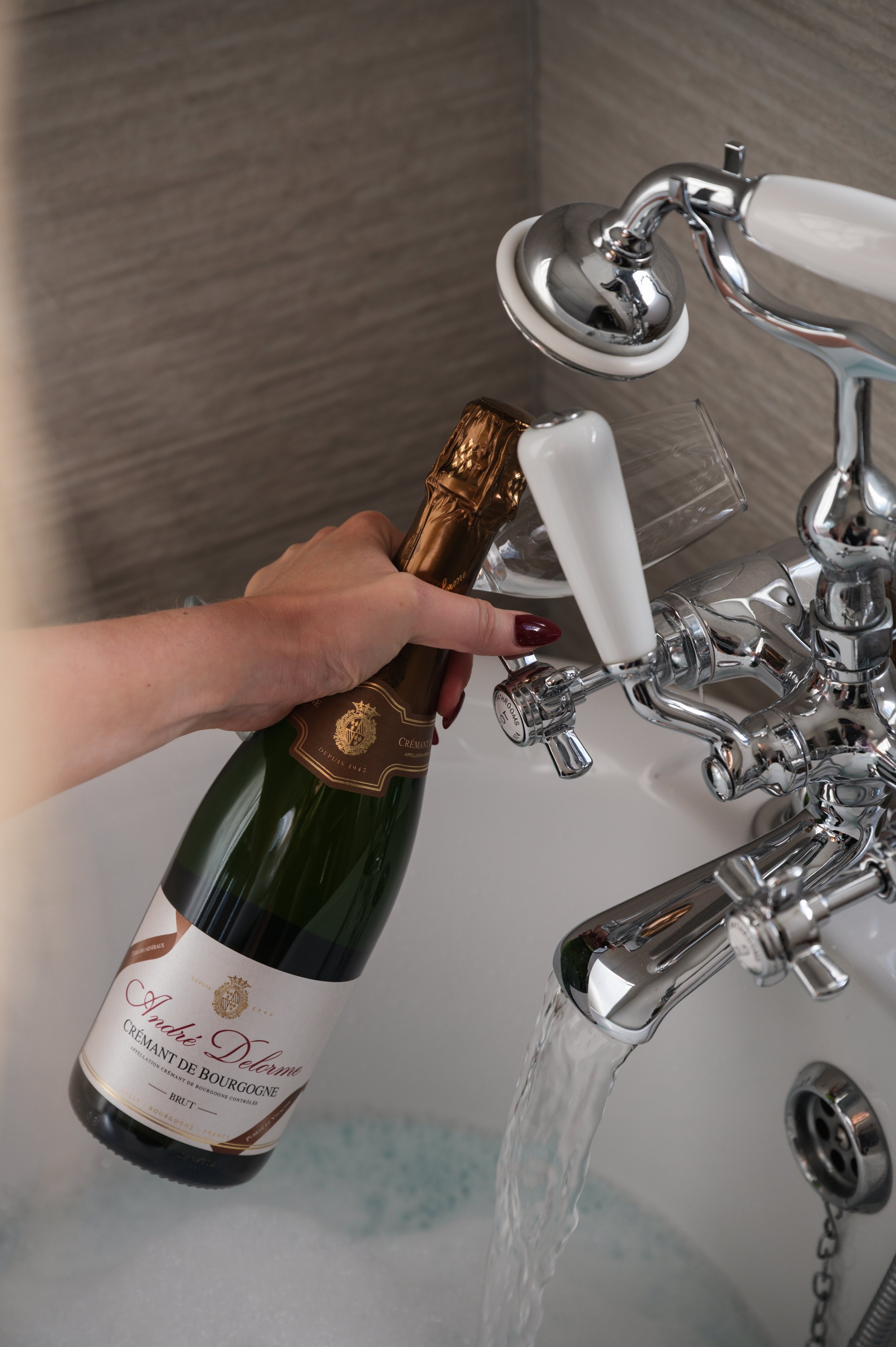 Solasta Creative X Atholl Arms The Residence  Room 27-17.jpg