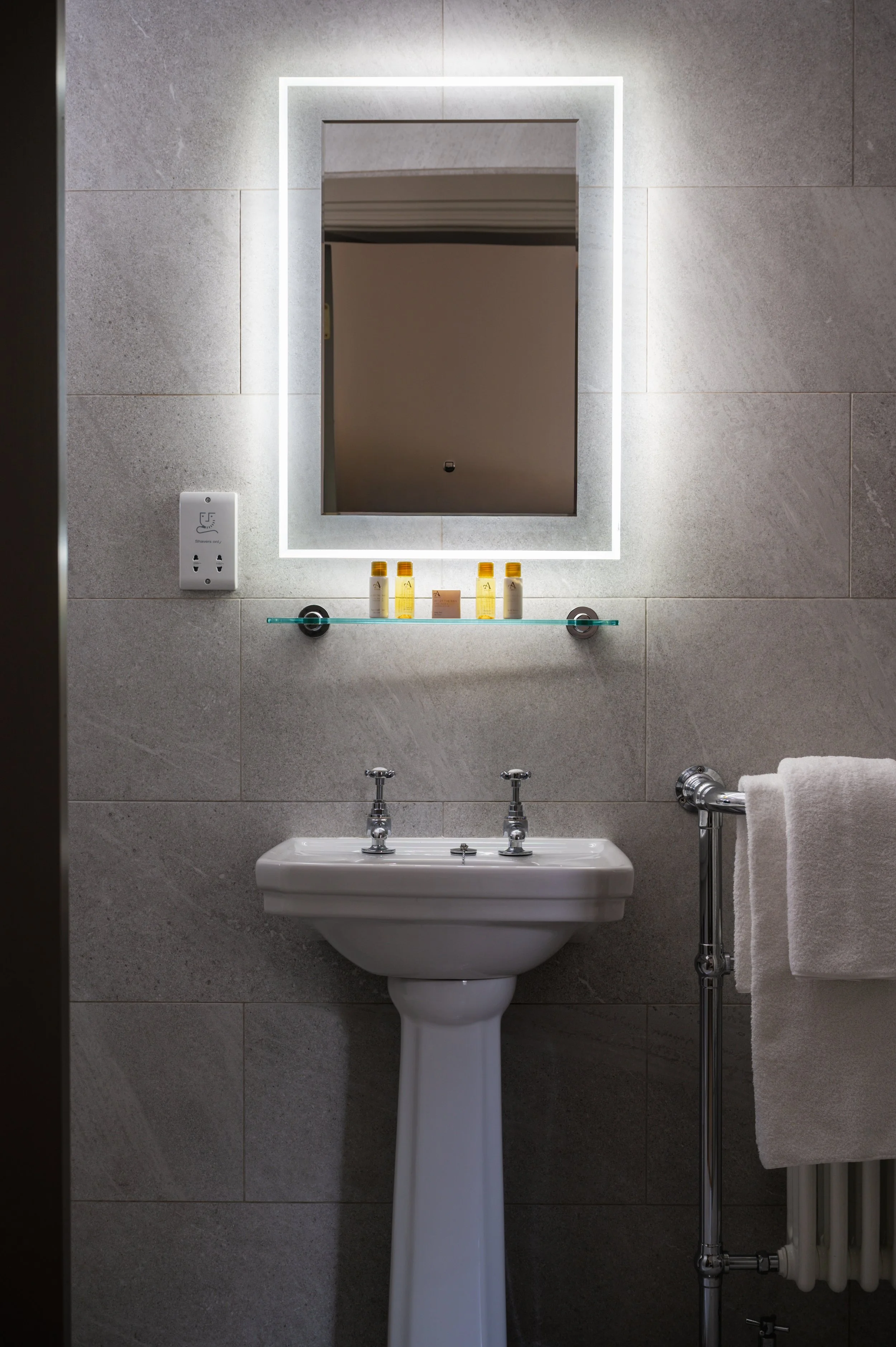 Solasta Creative X Atholl Arms The Residence  Room 28-10.jpg