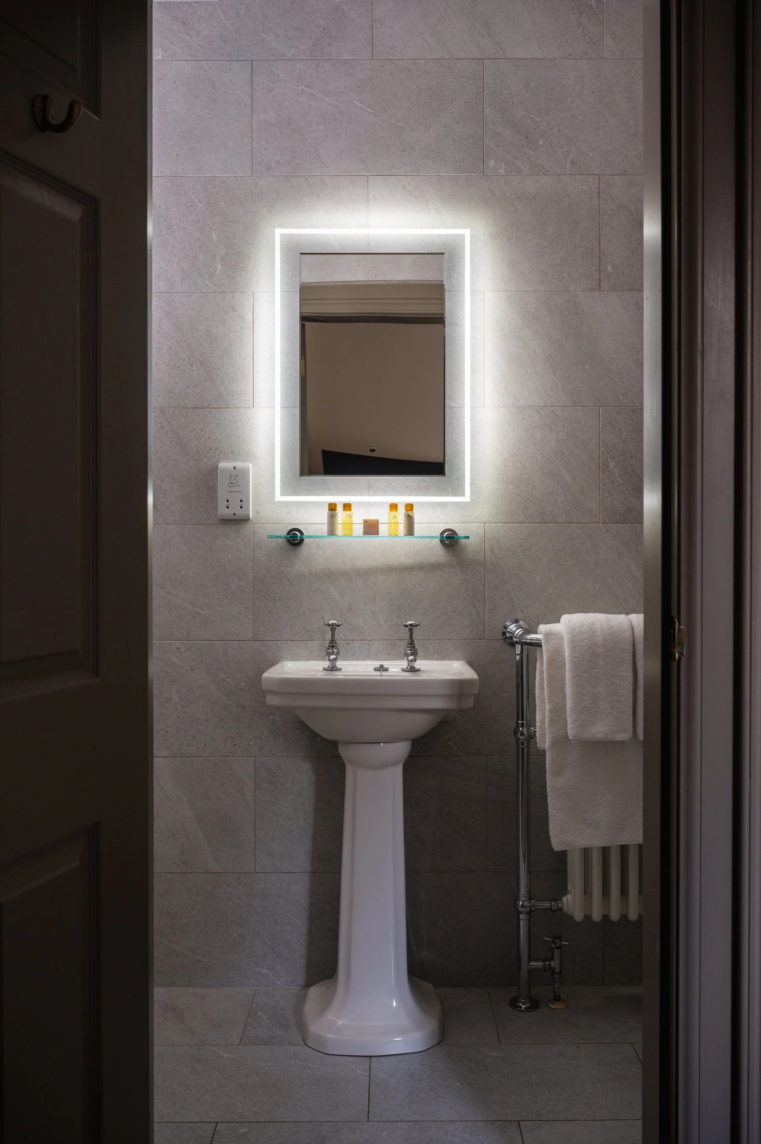 Solasta Creative X Atholl Arms The Residence  Room 28-11.jpg