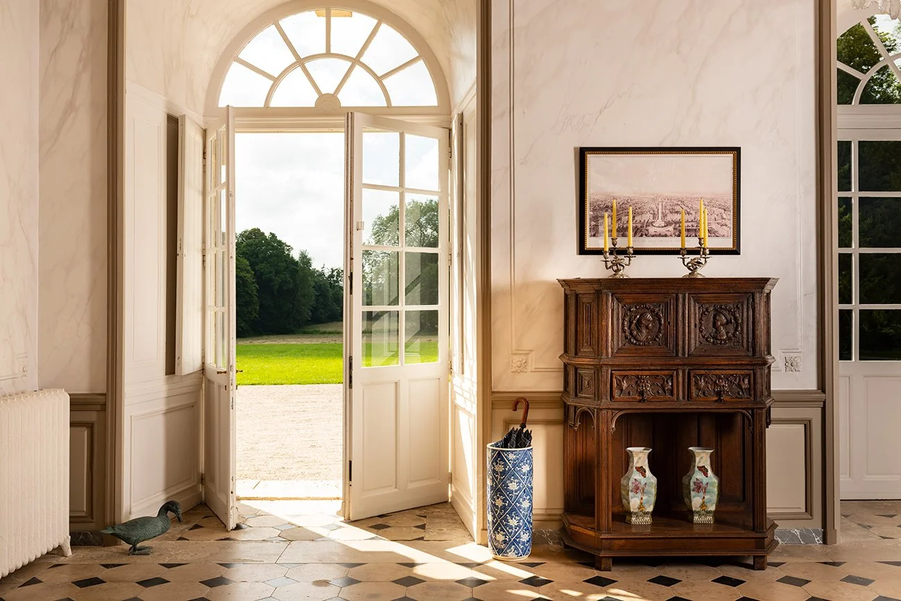 B Courtomer entrance hall .jpg