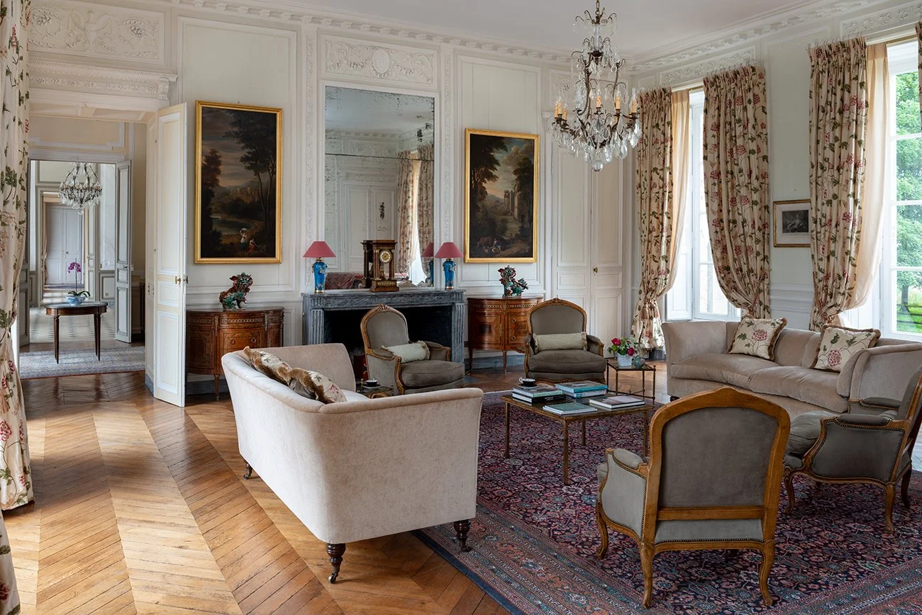 E Chateau de Courtomer the sitting room .jpg