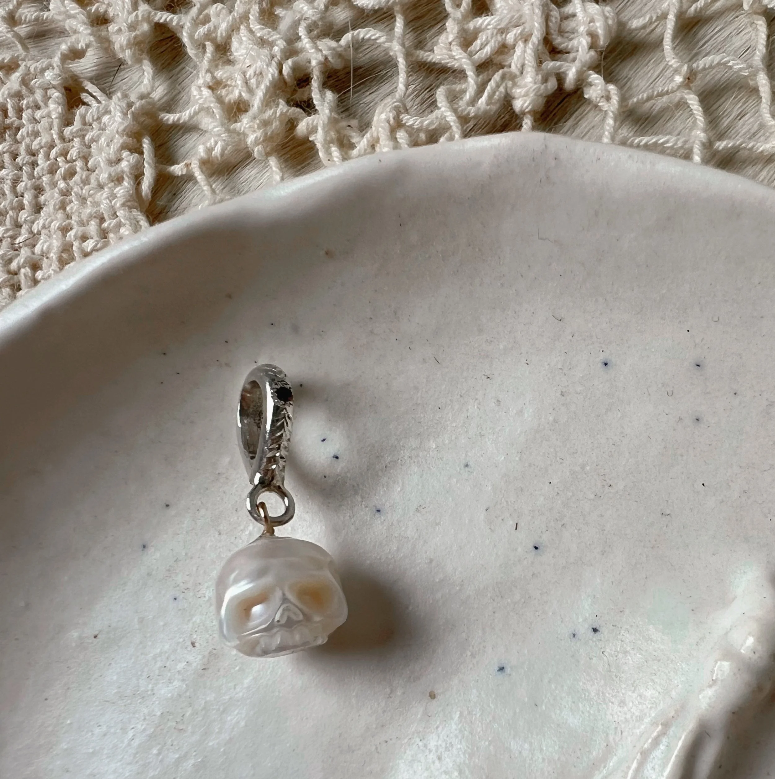 pearl skull necklace
