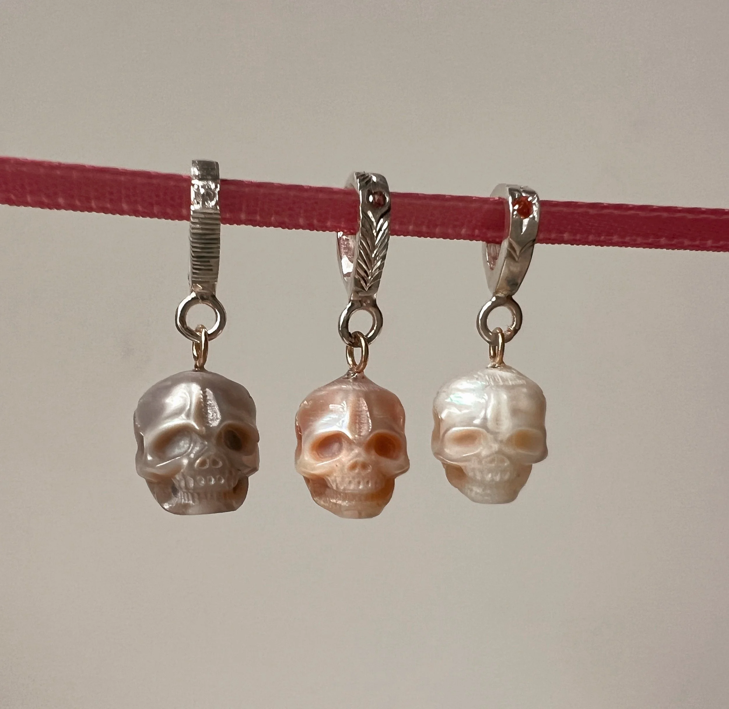 pearl skull necklace