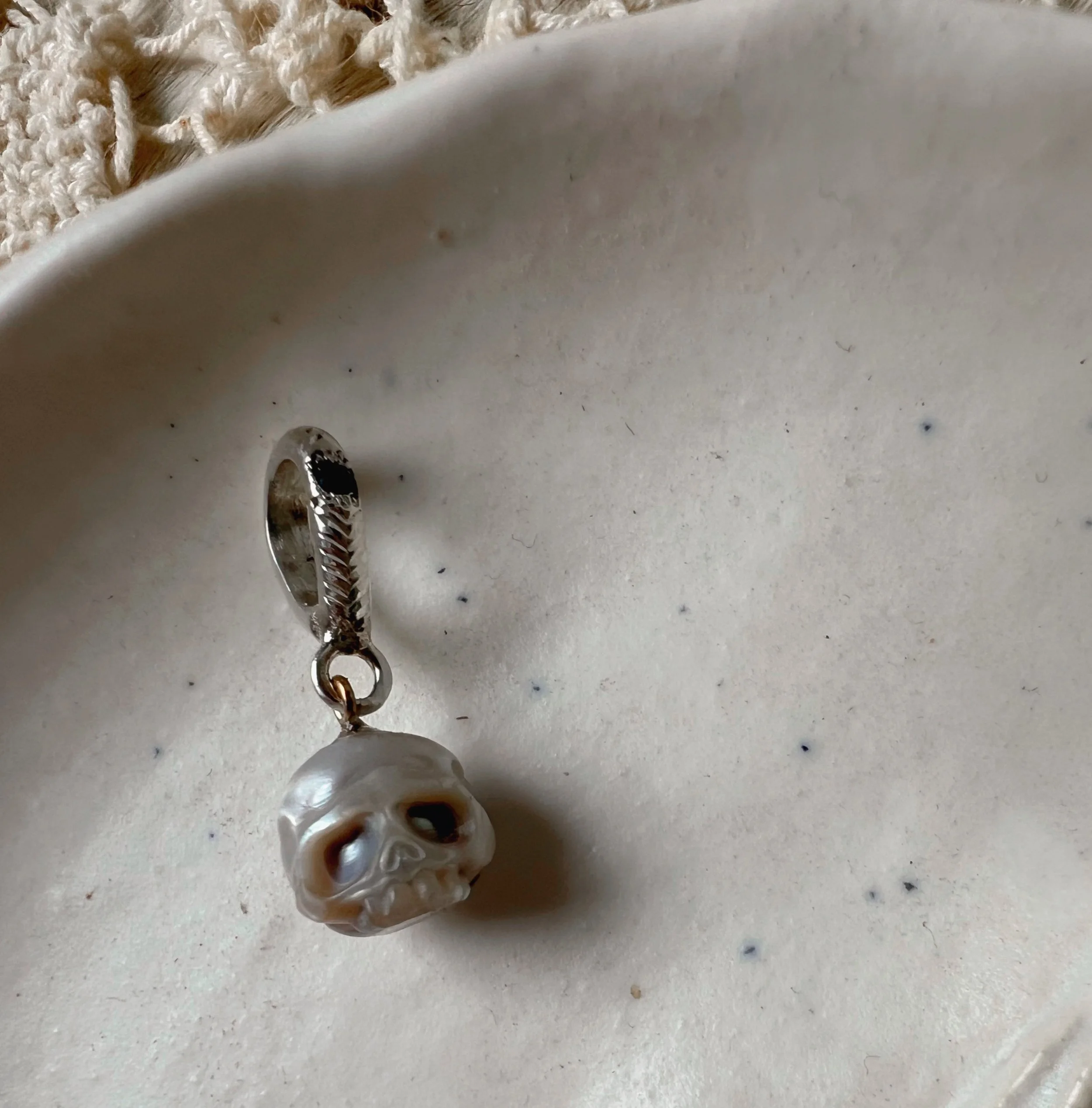 pearl skull necklace
