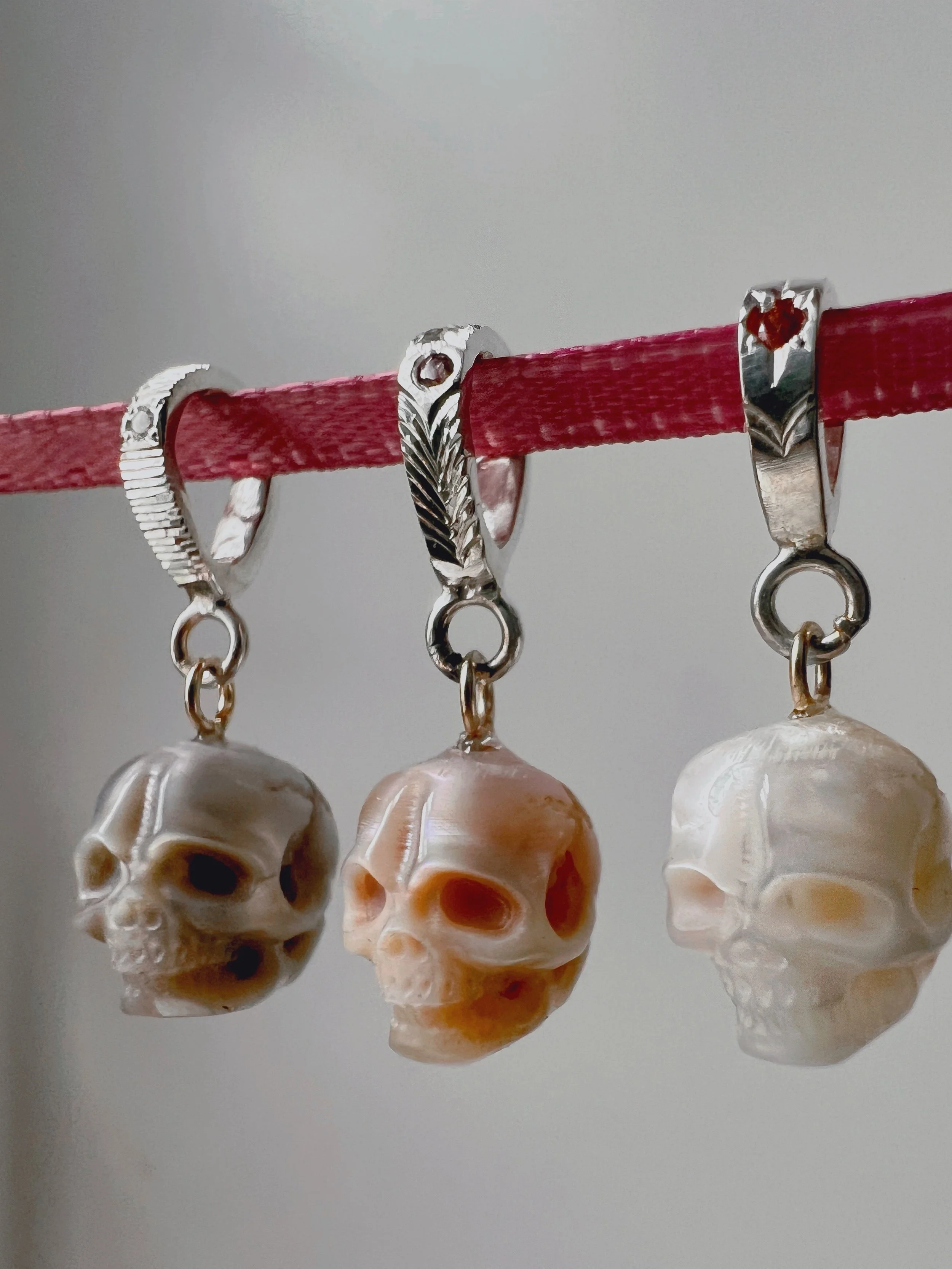 pearl skull necklace
