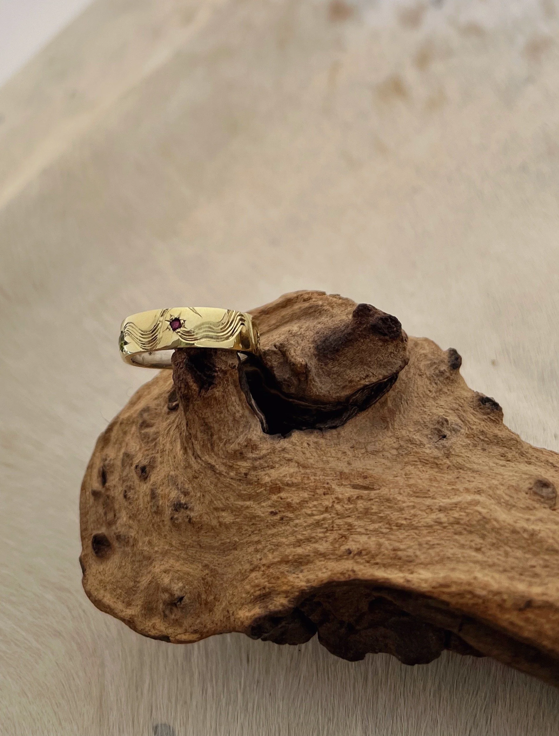 Hand engraved shooting star ring