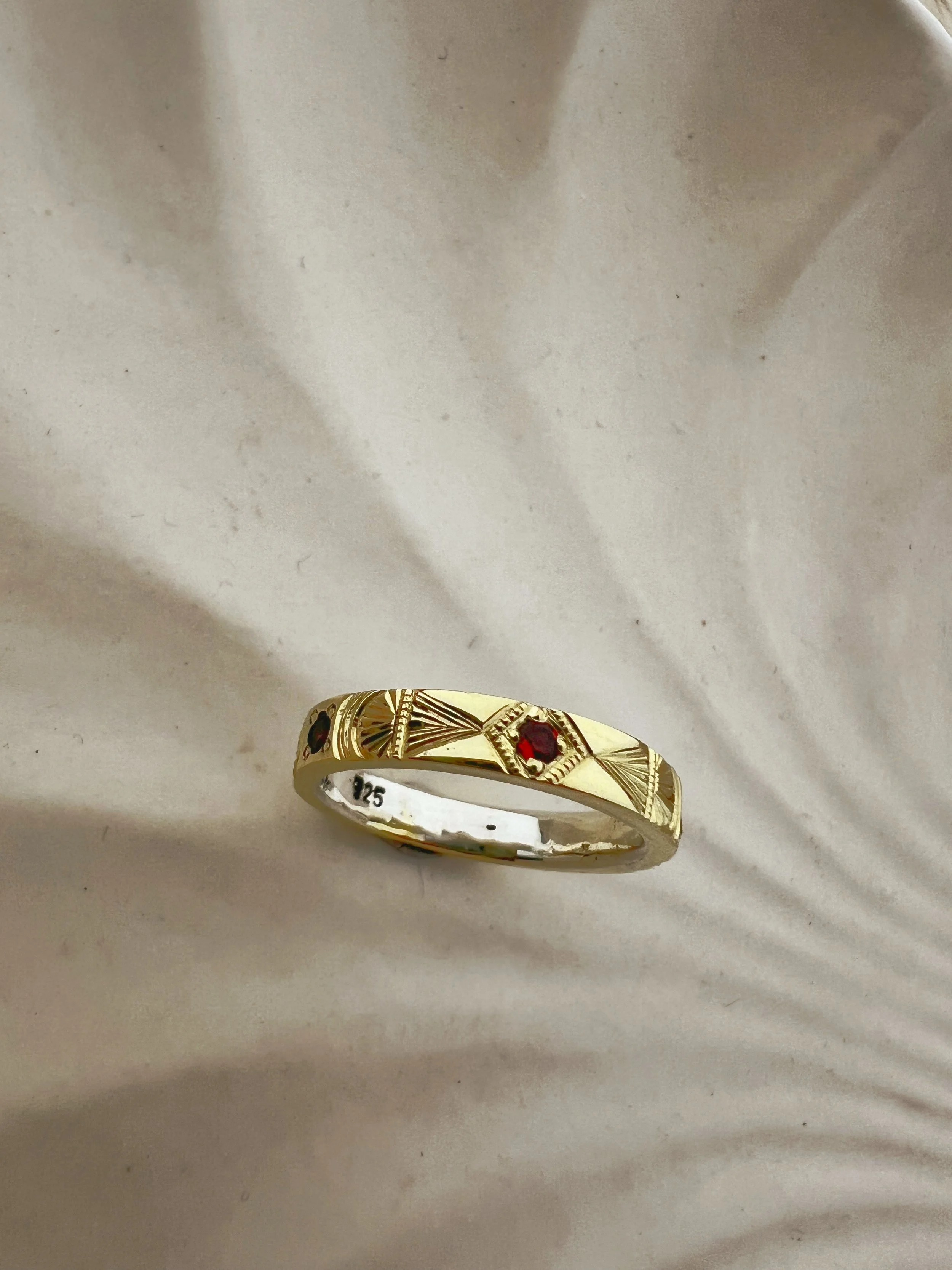 ENGRAVED GARNET BAND