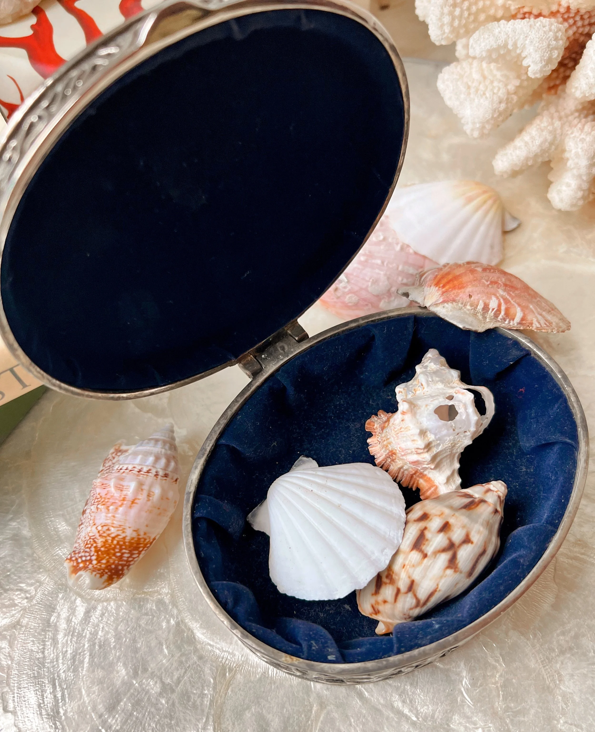 Vintage jewelry box