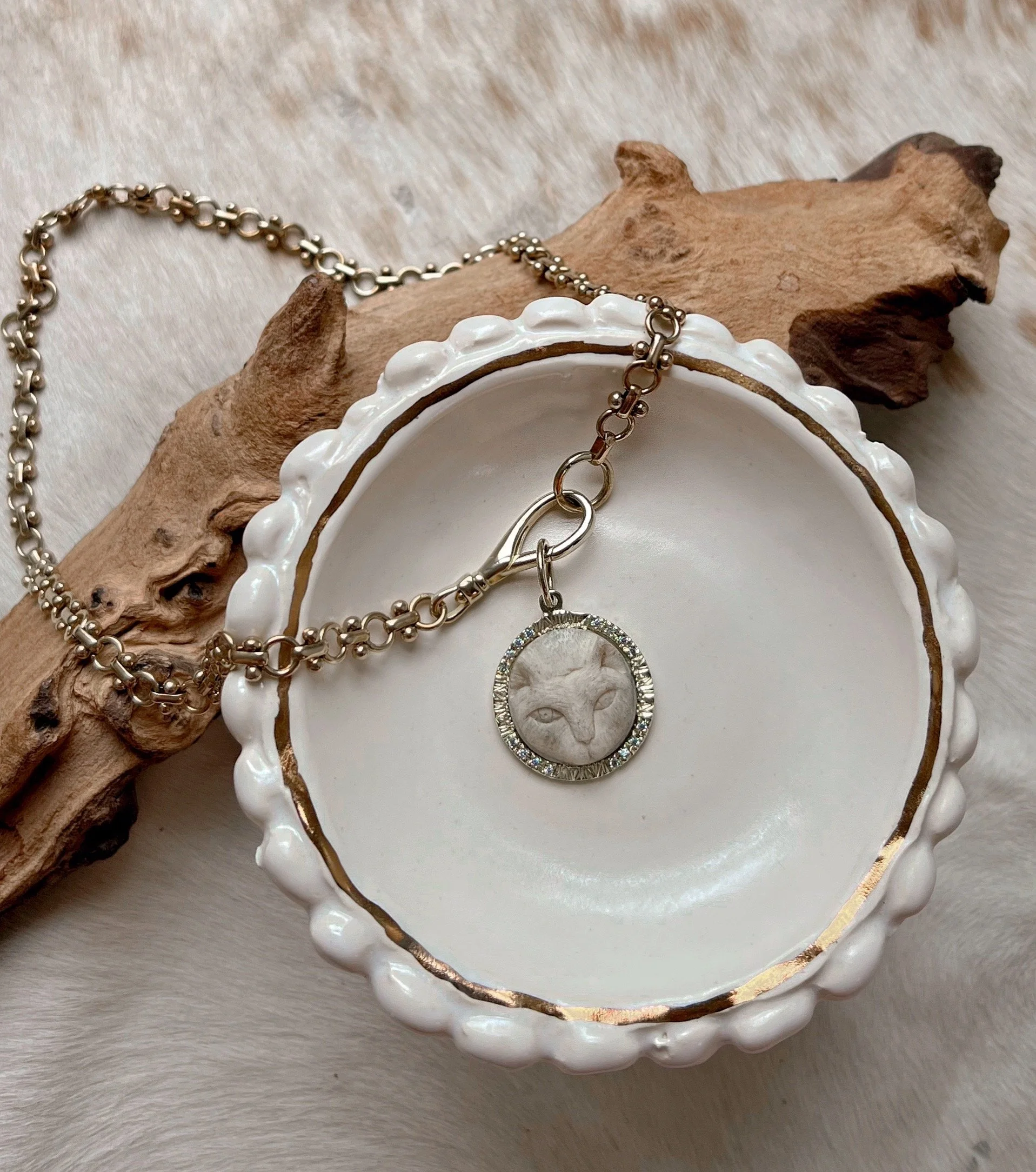 Vintage cat face necklace