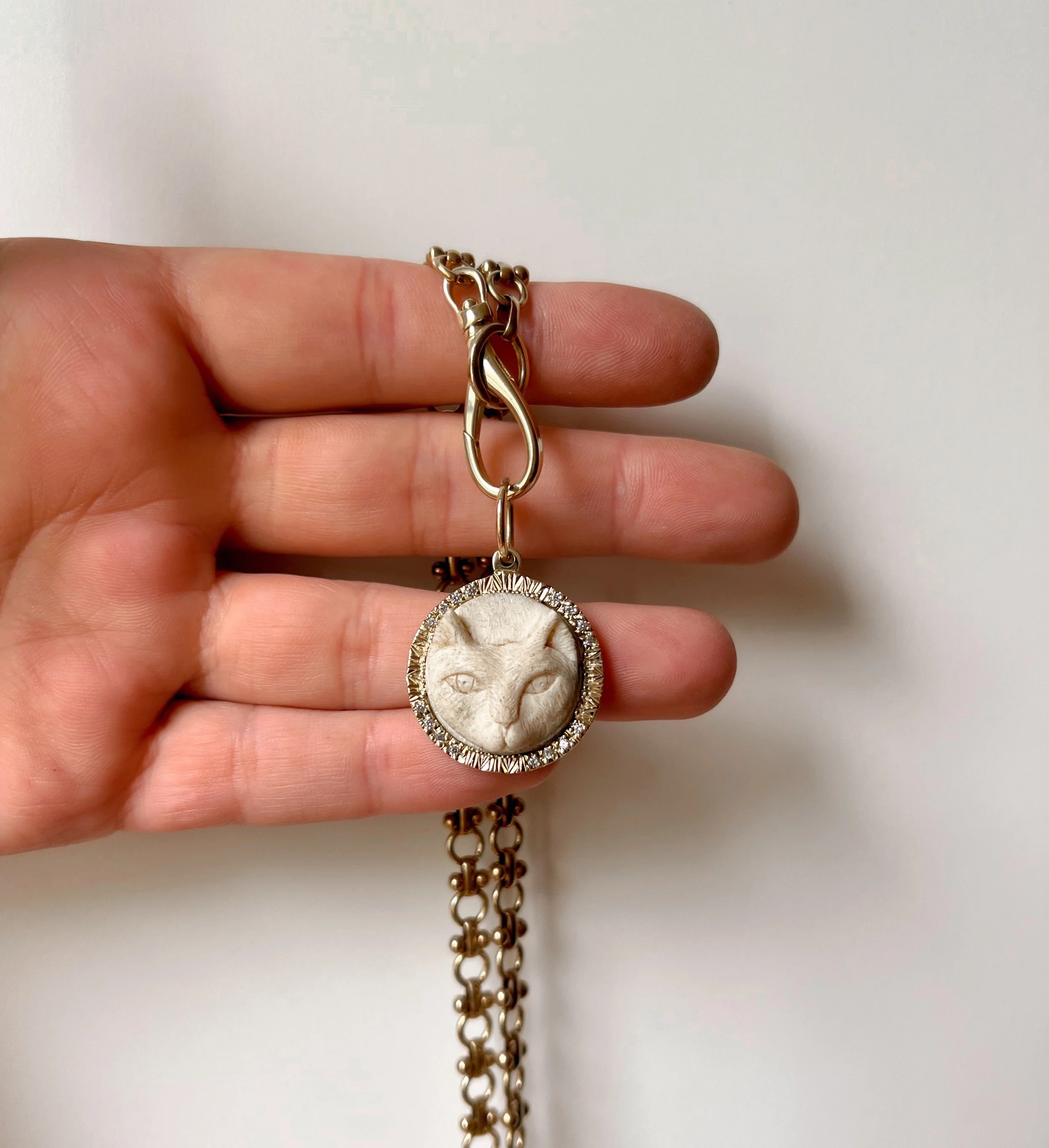 Vintage cat face necklace