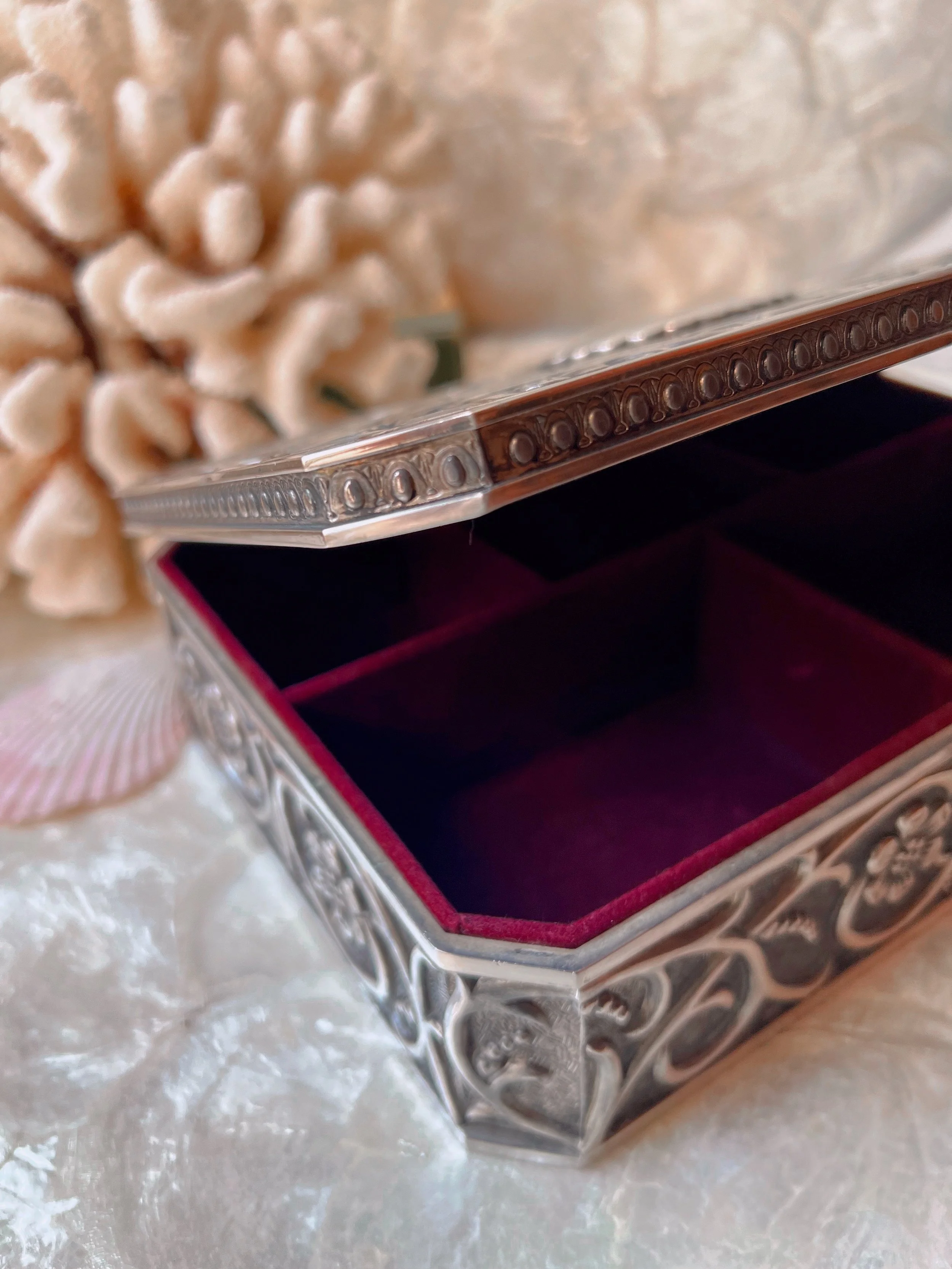 Vintage jewelry box