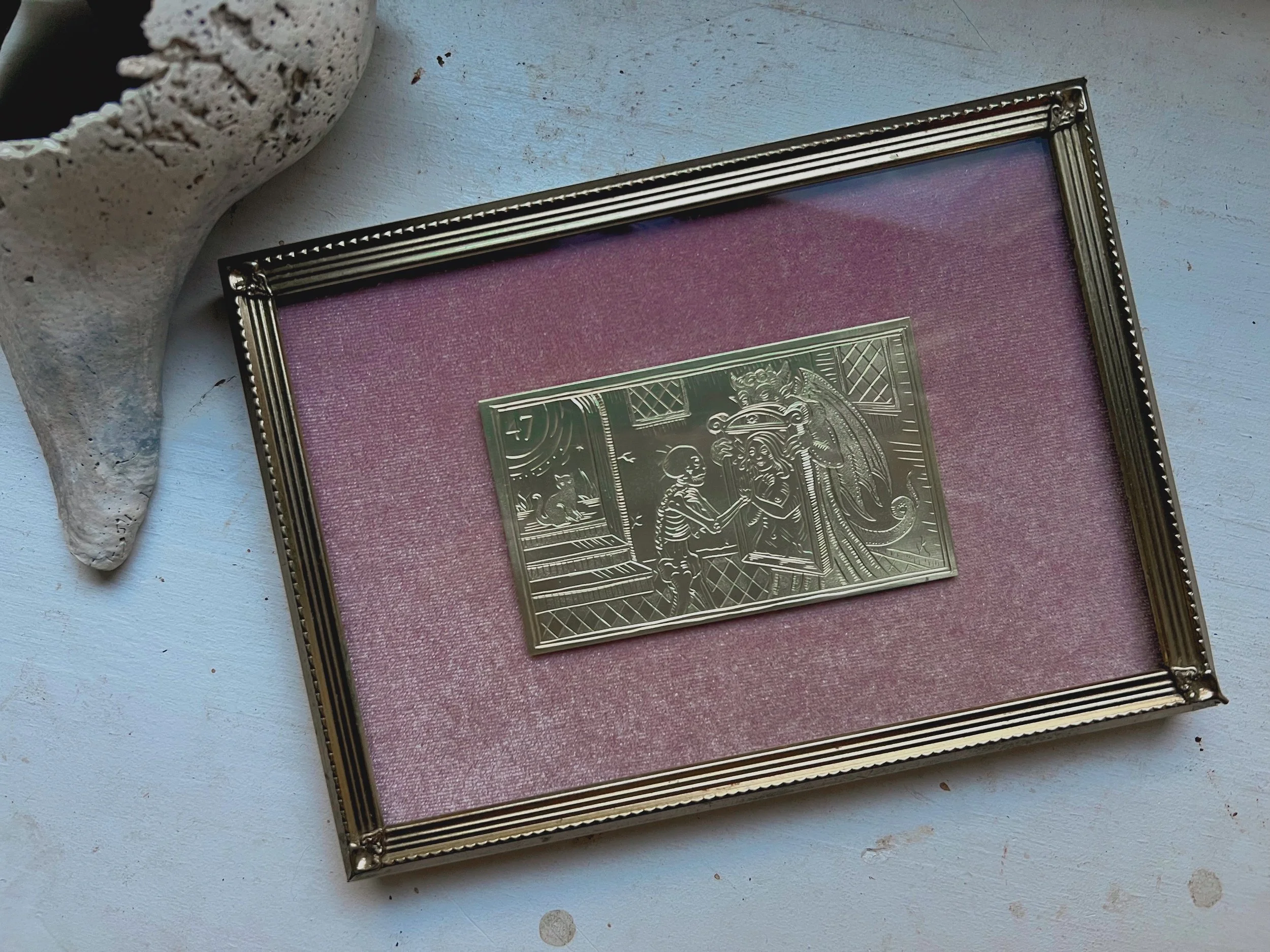 Engraved tarot card