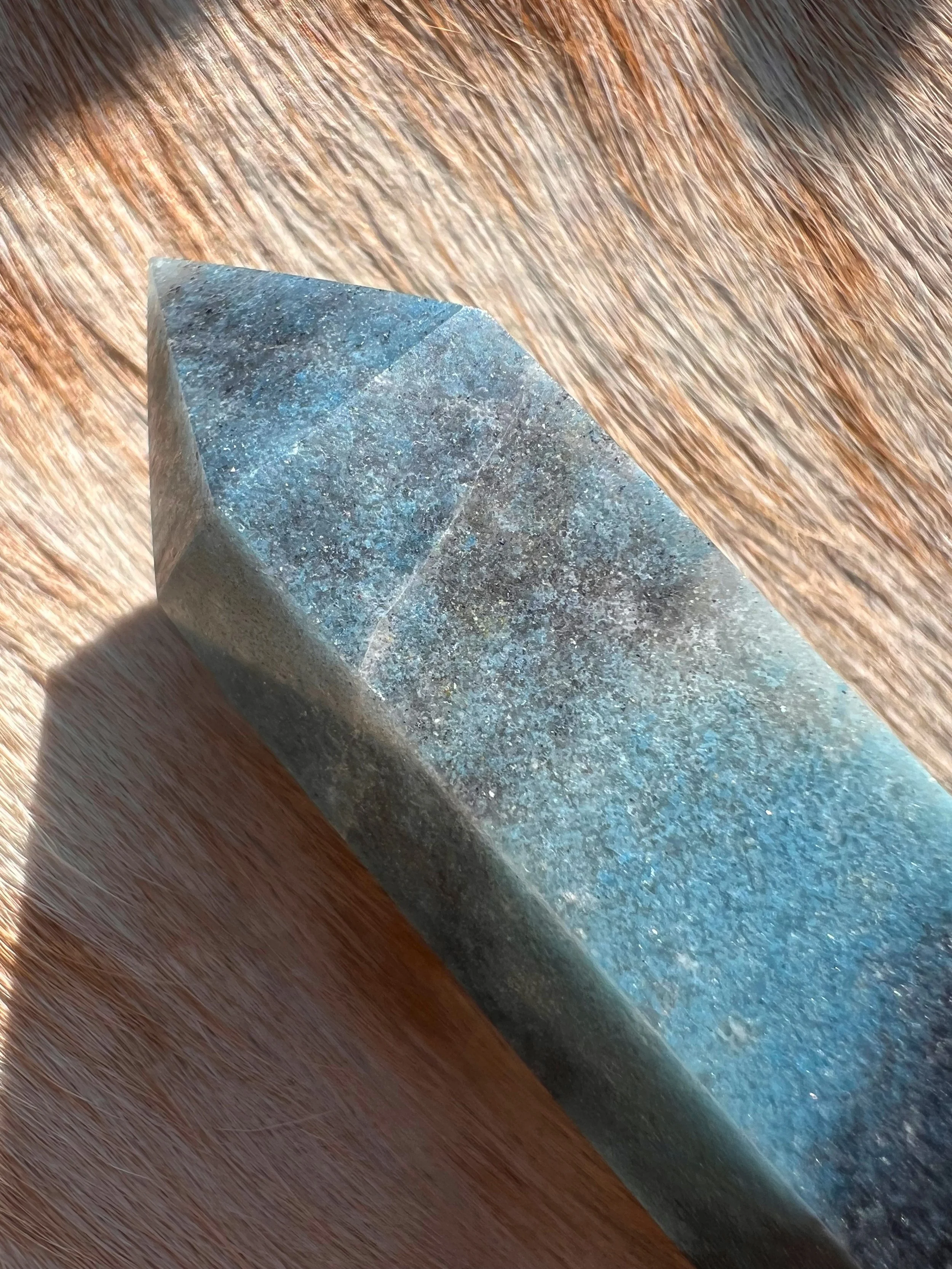 Natural gemstone tower, Trolleite