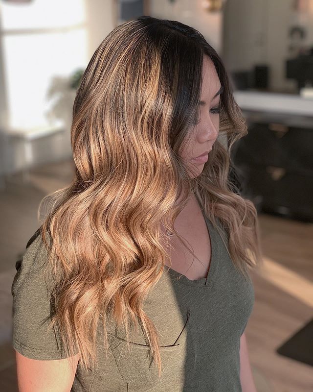 This H A I R 🤩
.
Such a natural &amp; beautiful balayage done by our girl Ashley ! @hairbyashleycarraway ⚡️
.
#camarillohairstylist #thousandoaks #montecitoheights #hairbyashleycarraway #camarillooutlets #camarillosalon #camarillohair #westlakehighs