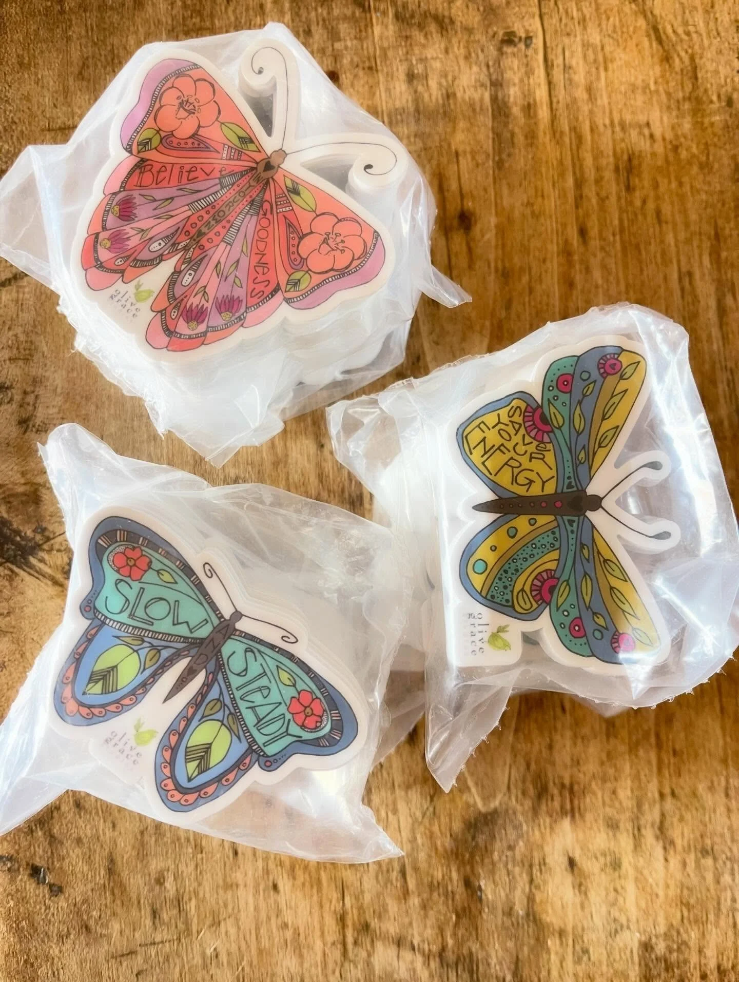 Kicking off the weekend with the Friday feels! These snaps might not be anything special, but they&rsquo;re dear to me. Like wagon wheel pasta 🍝 - so appreciative of Ms. Julie and Katie for sharing this simple meal with our Jaye Bird! I was uncertai