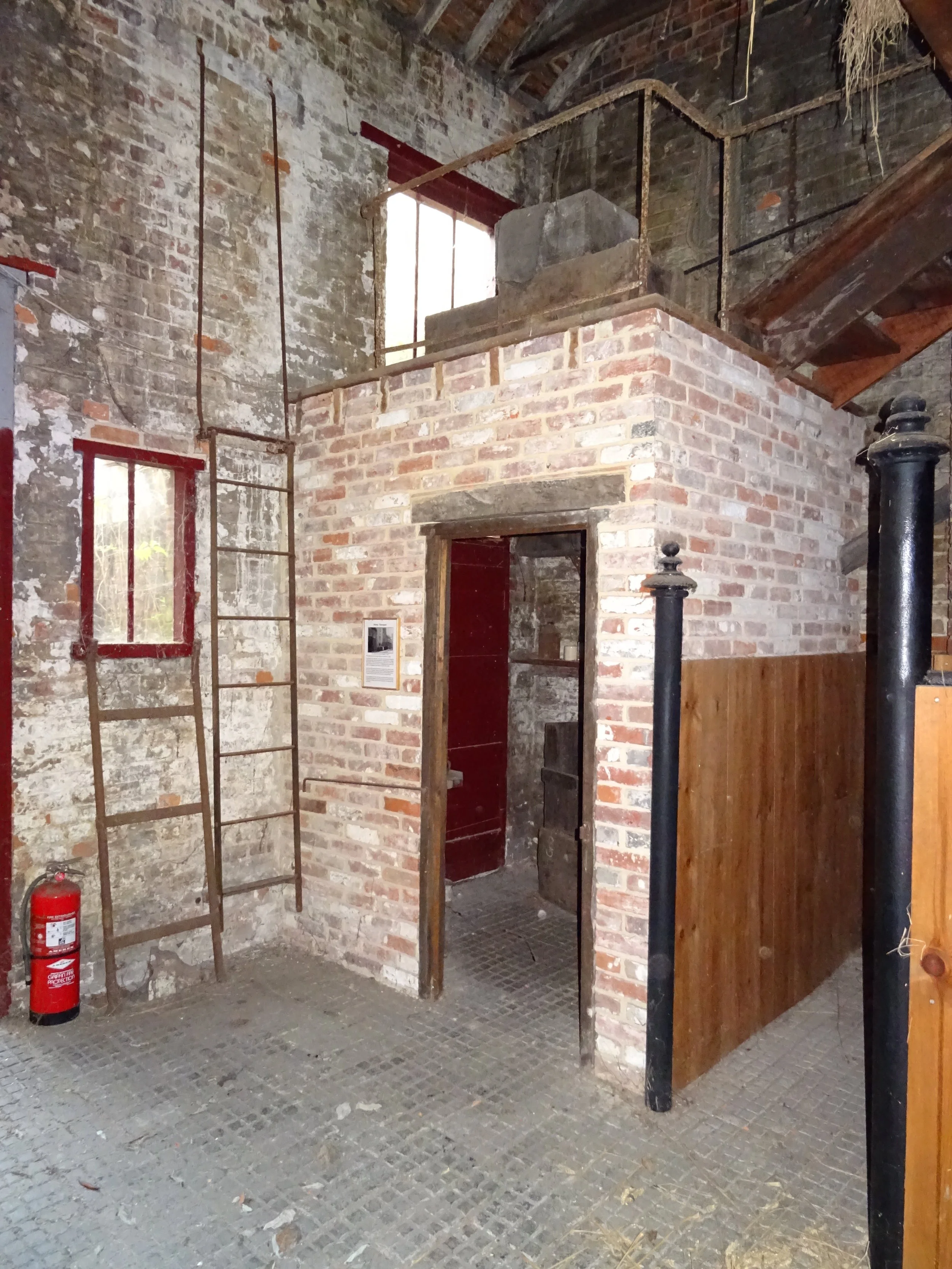 treadgolds stable 008.JPG