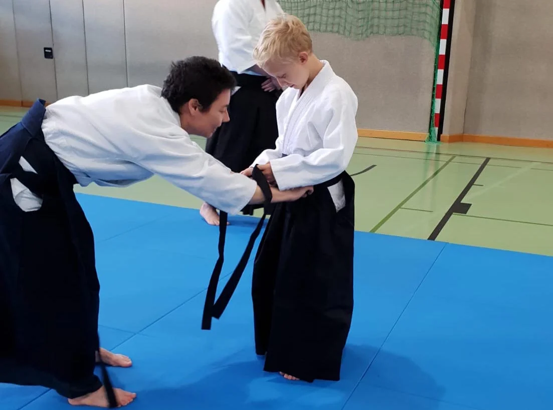 Tutorial: Hakama anziehen