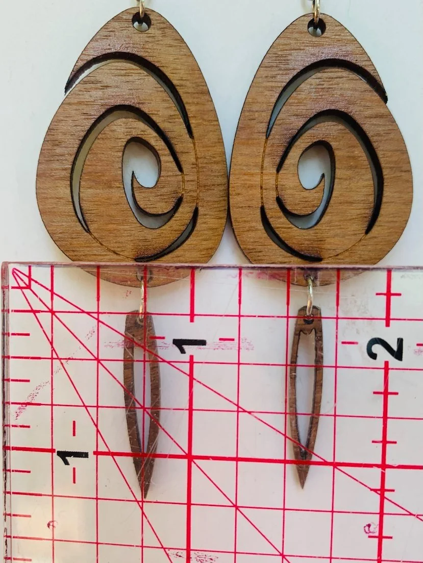Med_squigle_w_needle_wdth.jpg