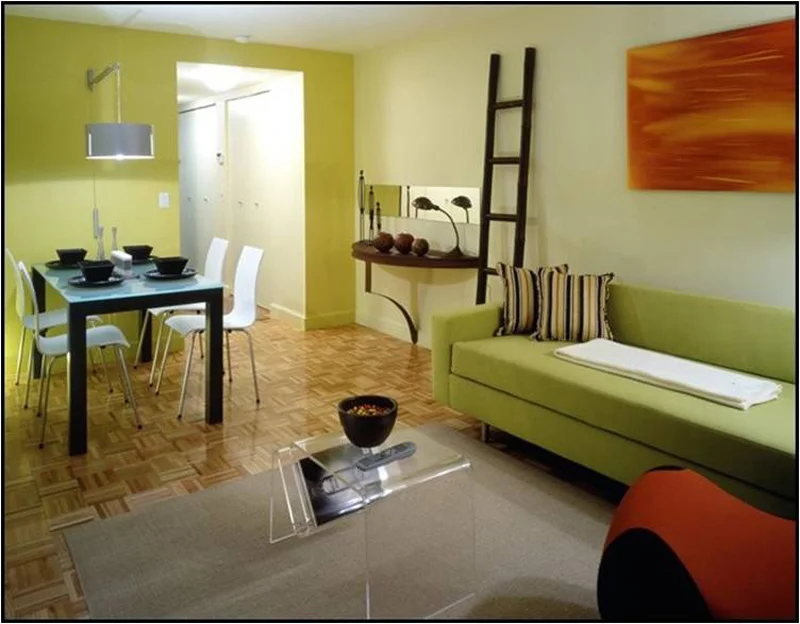 Studio Apartment: Eating & Entertainment