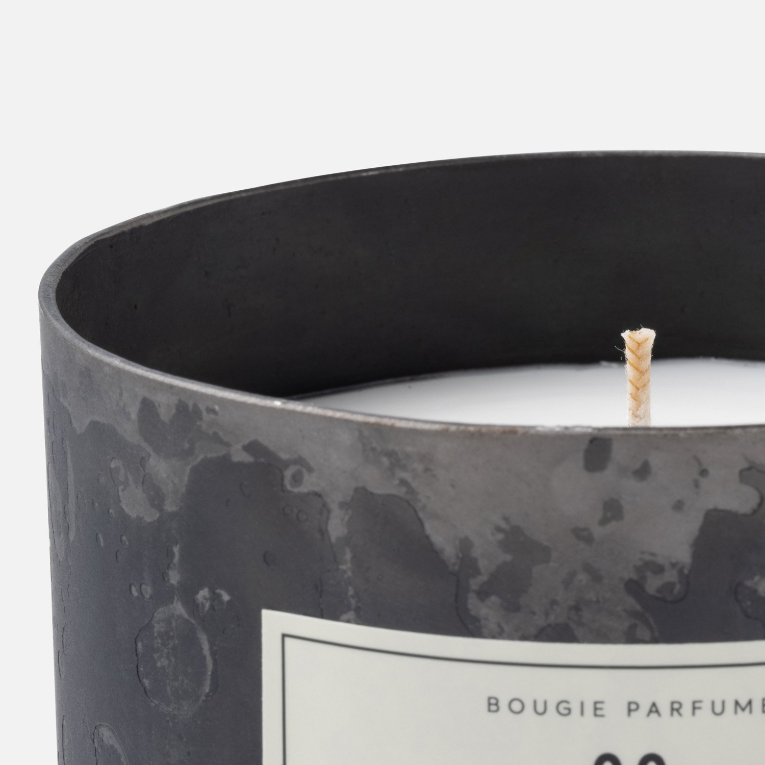 Thucassi_Candle_58oz_Detail2.jpg