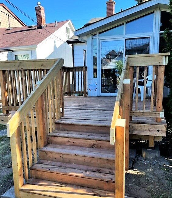 Deck.jpg