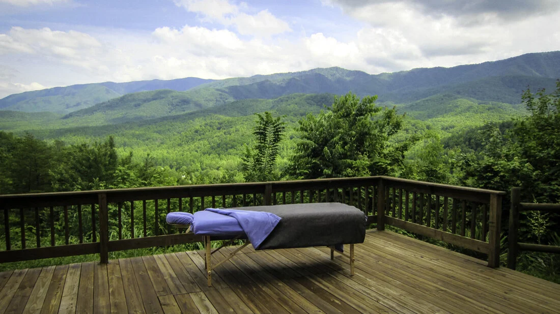 massage table outside.jpeg