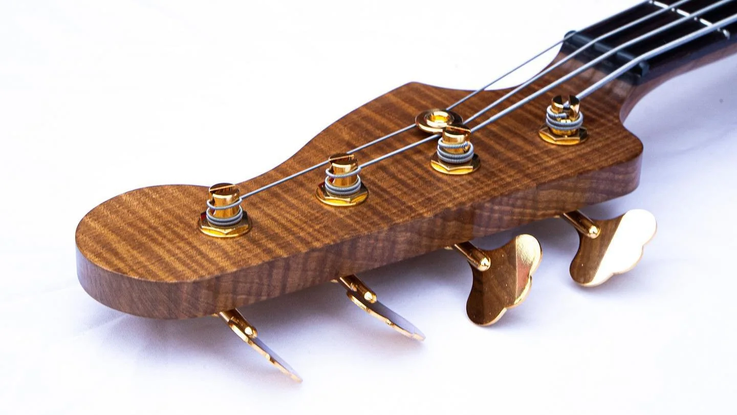 Bass headstock.jpg
