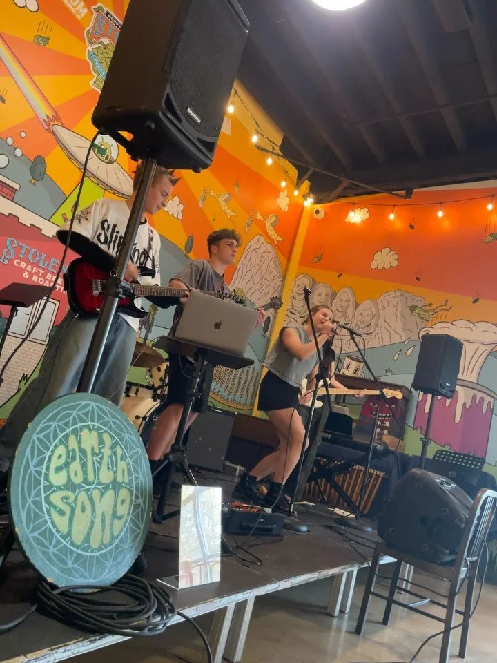 Big thanks &amp; big love to everyone who came out for our student open mic at @stolensunbrew 🎶 All the performers crushed it! It was a super fun day. Here&rsquo;s a few highlights from the band portion 🤩 featuring @paradoxband_est2026 , Elementary