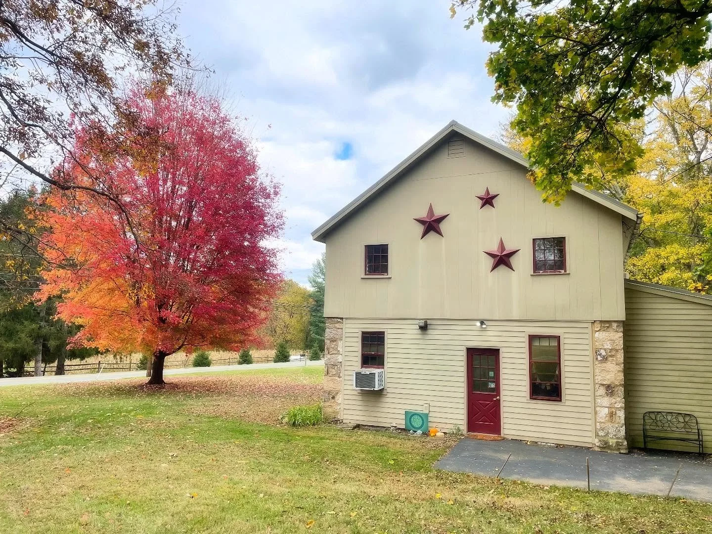 carriage house autumn.jpg
