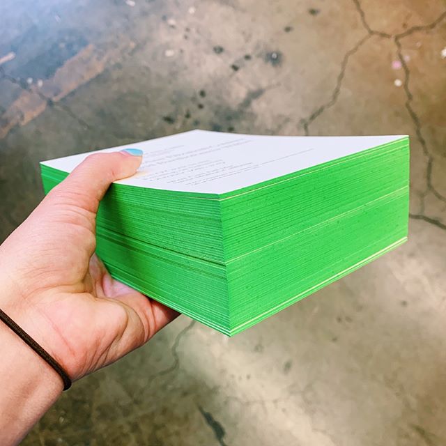 You know we love some edge paint! 💚 Custom mix for a supplied letterpress piece! ⠀⠀⠀⠀⠀⠀⠀⠀⠀
.⠀⠀⠀⠀⠀⠀⠀⠀⠀
.⠀⠀⠀⠀⠀⠀⠀⠀⠀
.⠀⠀⠀⠀⠀⠀⠀⠀⠀
.⠀⠀⠀⠀⠀⠀⠀⠀⠀
.⠀⠀⠀⠀⠀⠀⠀⠀⠀
.⠀⠀⠀⠀⠀⠀⠀⠀⠀
#letterpress #letterpressshop #edgepaint #edgepainting #edge #edgeprint #print #printing #pr