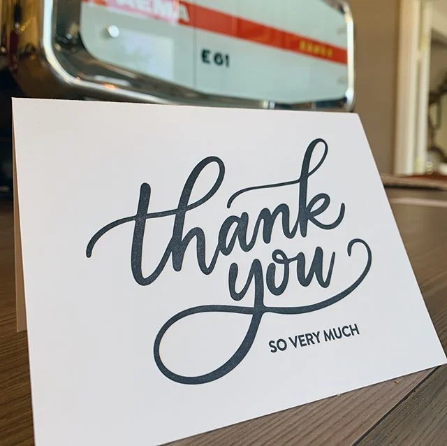 Need some thank you cards? We can help with that! Check out these black letterpress on Lettra Flo White thank you cards we printed for @sjletterco⠀⠀⠀⠀⠀⠀⠀⠀⠀
.⠀⠀⠀⠀⠀⠀⠀⠀⠀
.⠀⠀⠀⠀⠀⠀⠀⠀⠀
.⠀⠀⠀⠀⠀⠀⠀⠀⠀
.⠀⠀⠀⠀⠀⠀⠀⠀⠀
.⠀⠀⠀⠀⠀⠀⠀⠀⠀
.⠀⠀⠀⠀⠀⠀⠀⠀⠀
.⠀⠀⠀⠀⠀⠀⠀⠀⠀
.⠀⠀⠀⠀⠀⠀⠀⠀⠀
#letterpress #letterpressprint #letterpressprinter #greetingcard #card #thankyou #thankyoucard #thankyoucarddesign #lettering #deboss