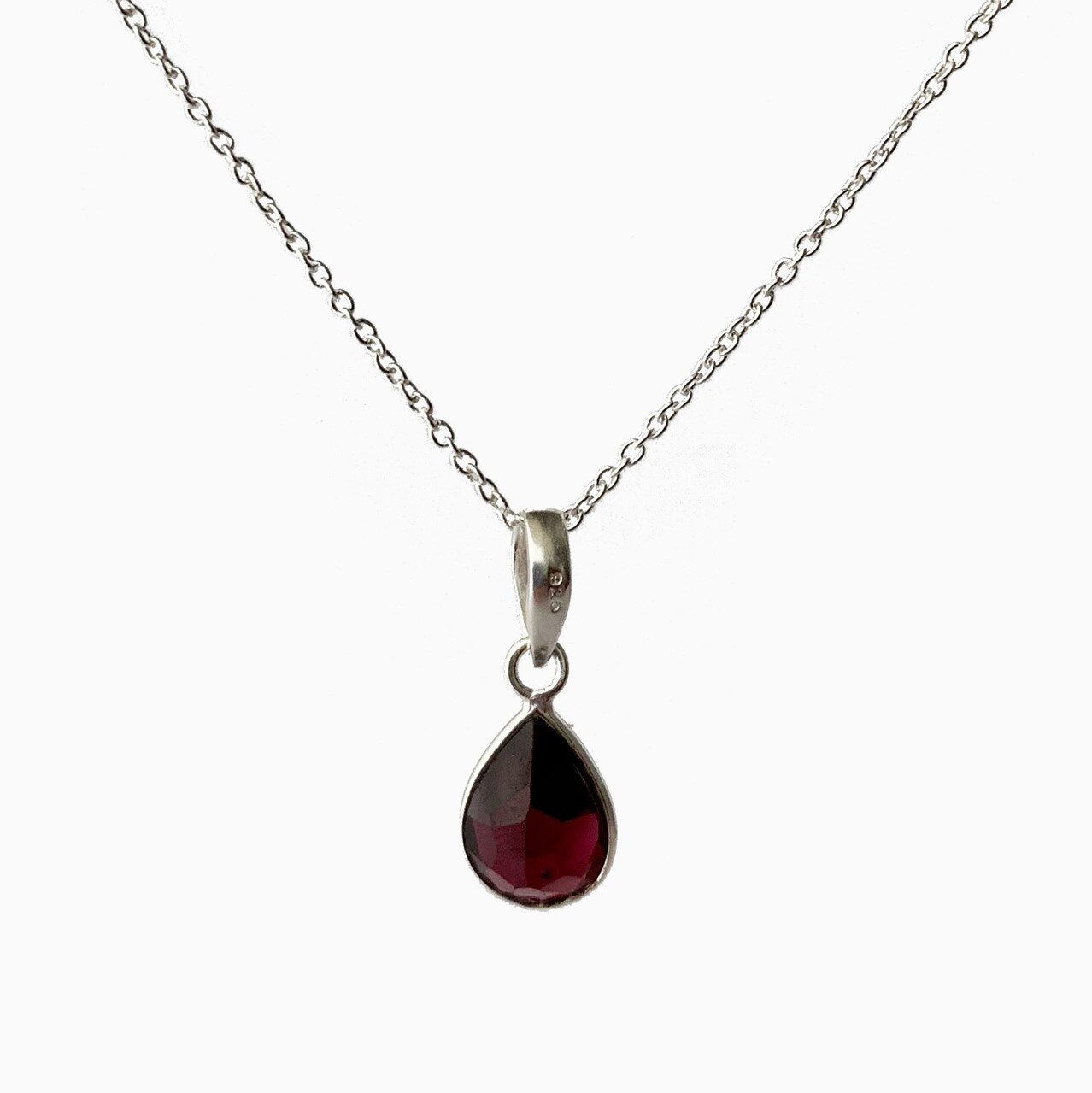 Veda Collection: Medium Garnet Pendant Necklace