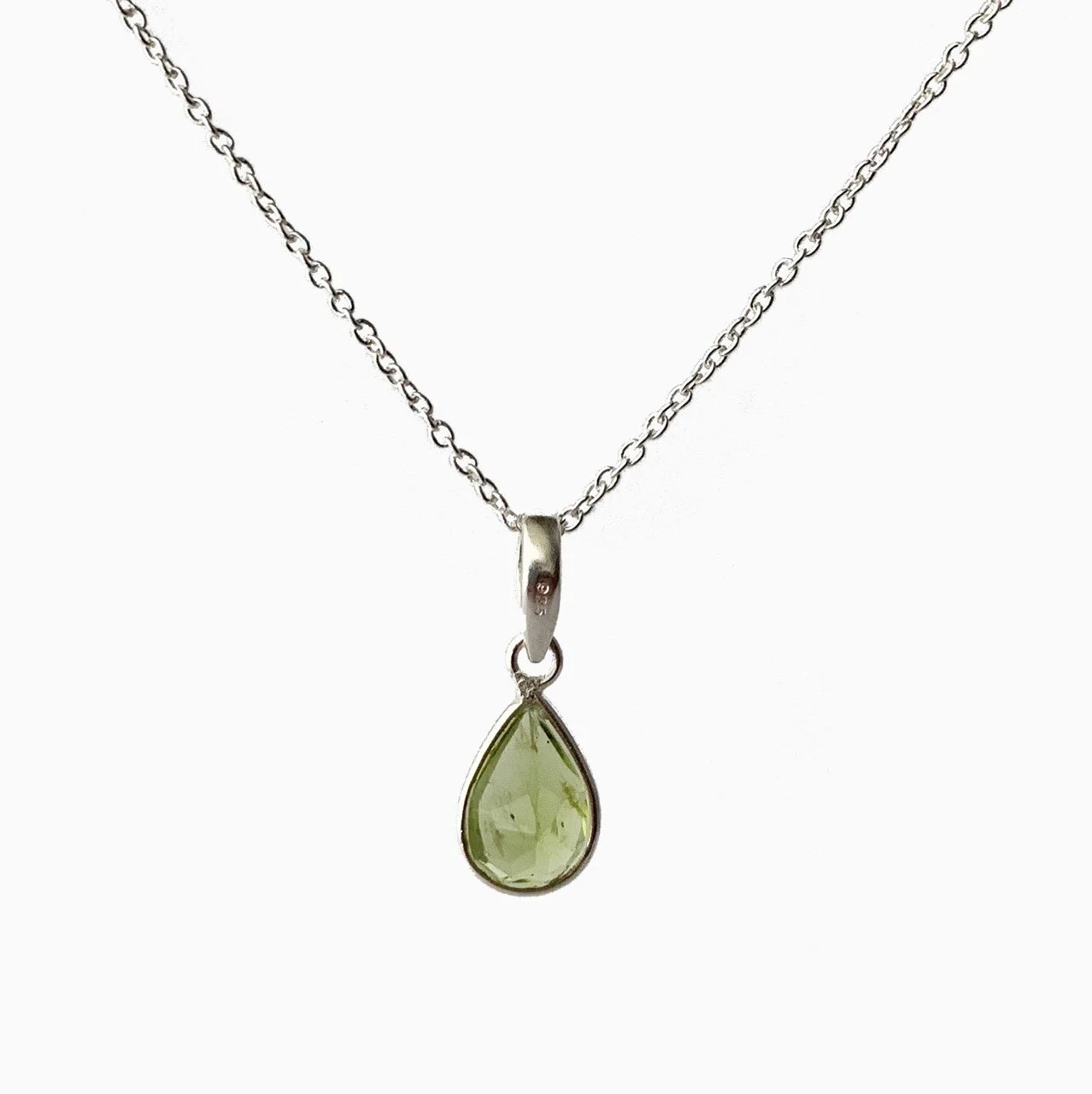 Veda Collection: Medium Peridot Pendant Necklace