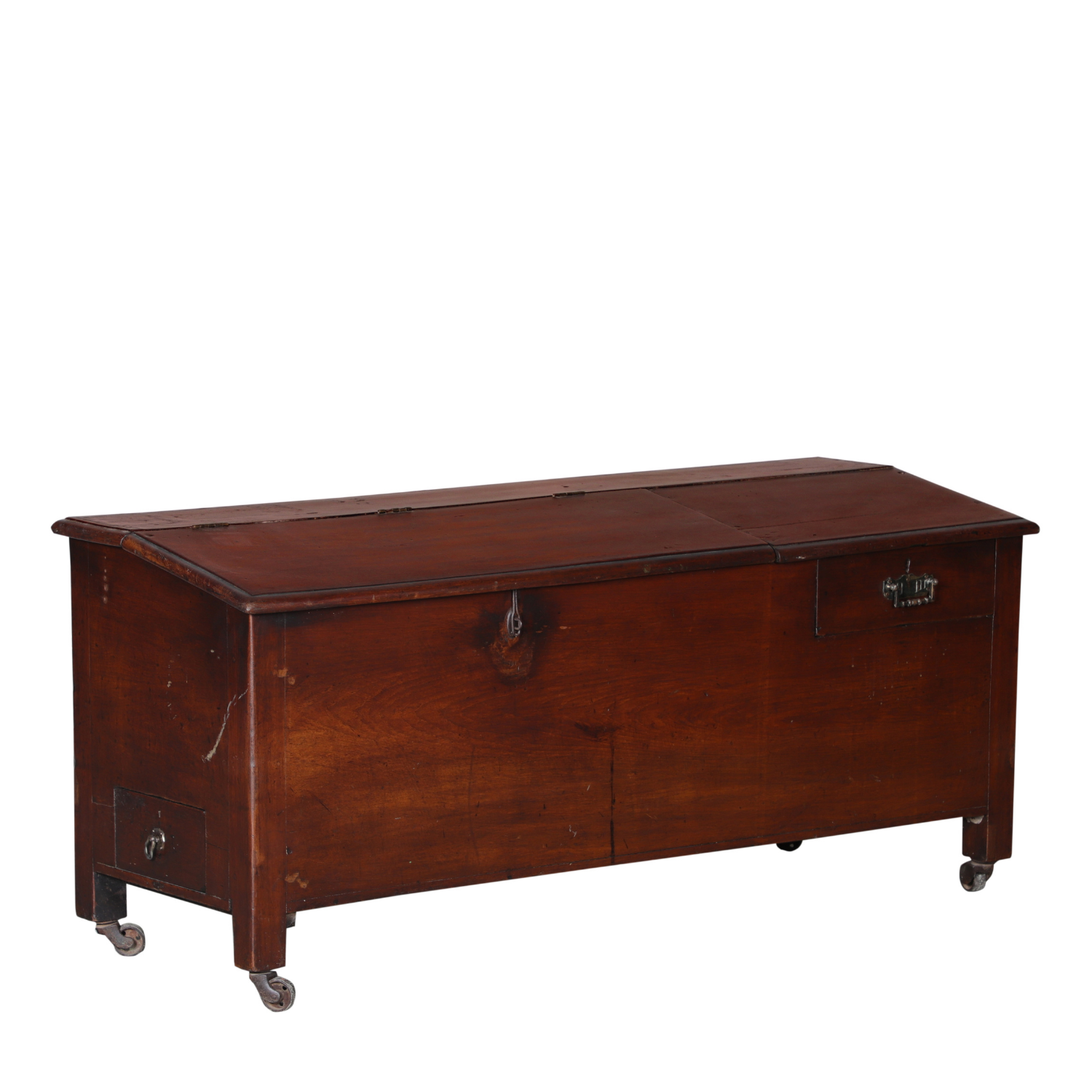 large-teak-trunk-on-wheels.png