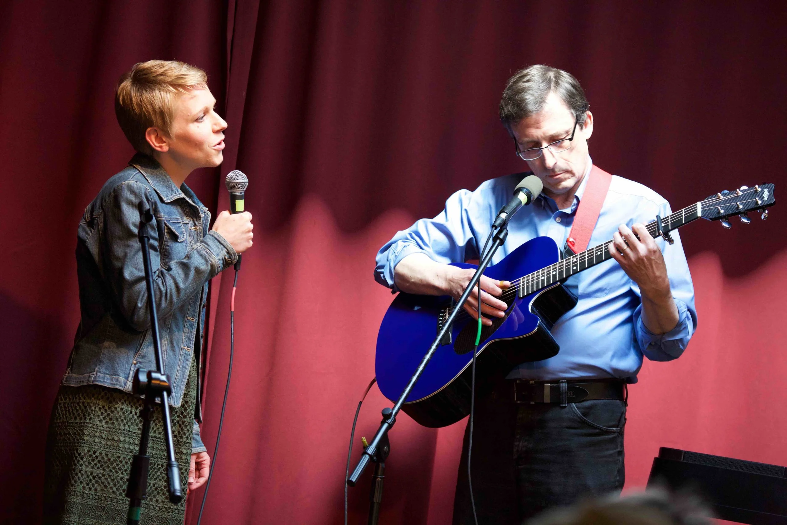 Cascade Voice Academy (formerly Issaquah Voice Studio) teaches voice lessons to kids, teens, and adults from Issaquah, Sammamish, Bellevue, Redmond, Kirkland, and the Greater Eastside Area of Seattle.