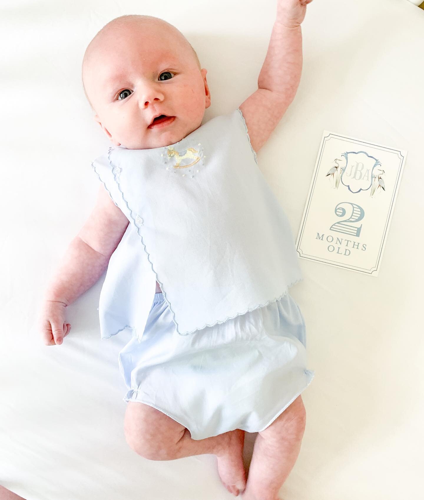 Have you checked out our NEW personalized milestone cards on the website yet?! Here they are in action with a little cutie who is celebrating being 2 months old on Saturday 💙 Shipping our our first few orders this afternoon and sooooo excited to wat