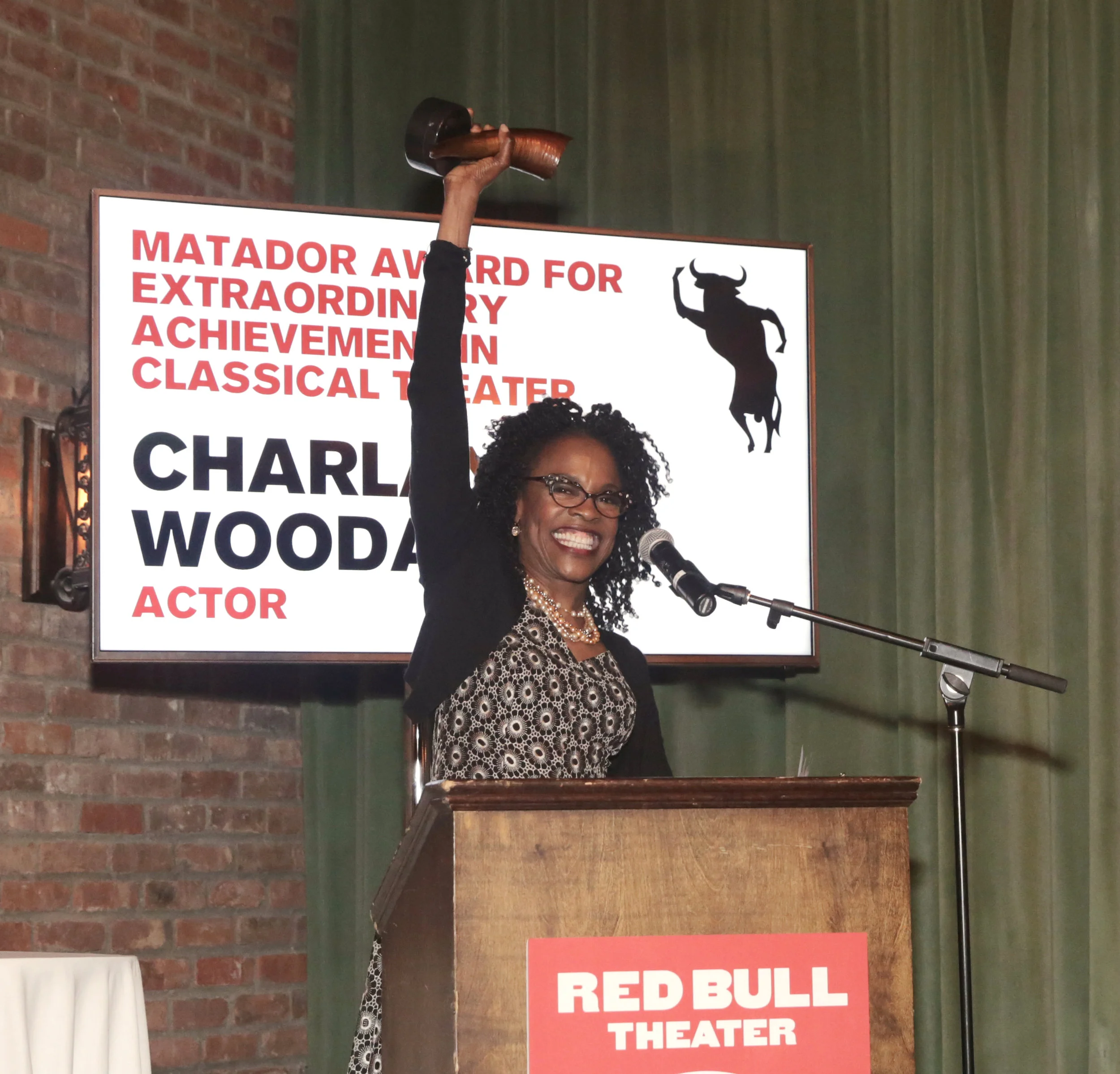 Charlayne Woodard was honored with the Matador Award for Extraordinary Achievement in Classical Theater at the 2018 RUNNING OF THE RED BULLS Benefit   Photo credit: Mireya Acierto