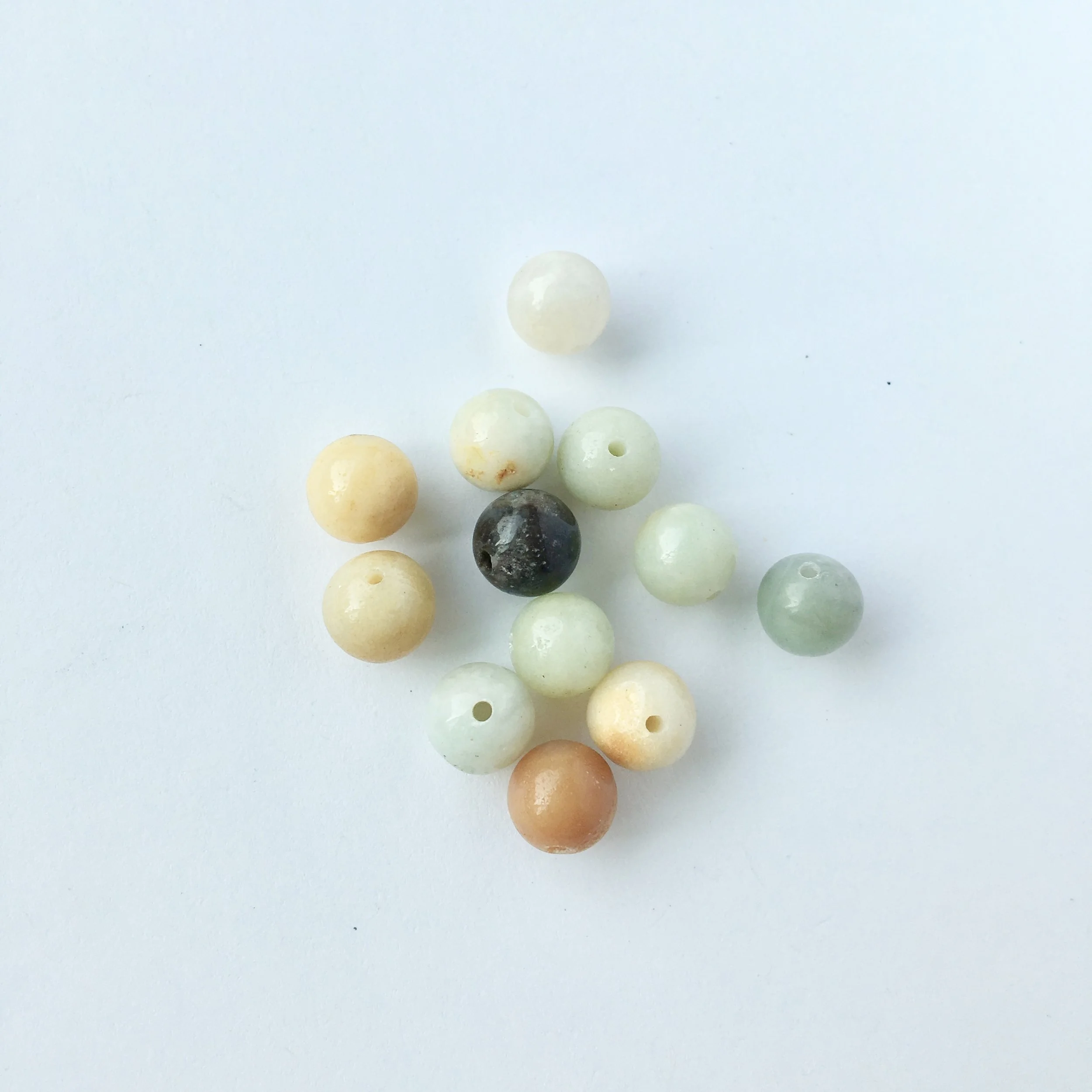 Amazonite: Calming, soothing and confidence-boosting. Reduces stress, aids with balancing emotions.