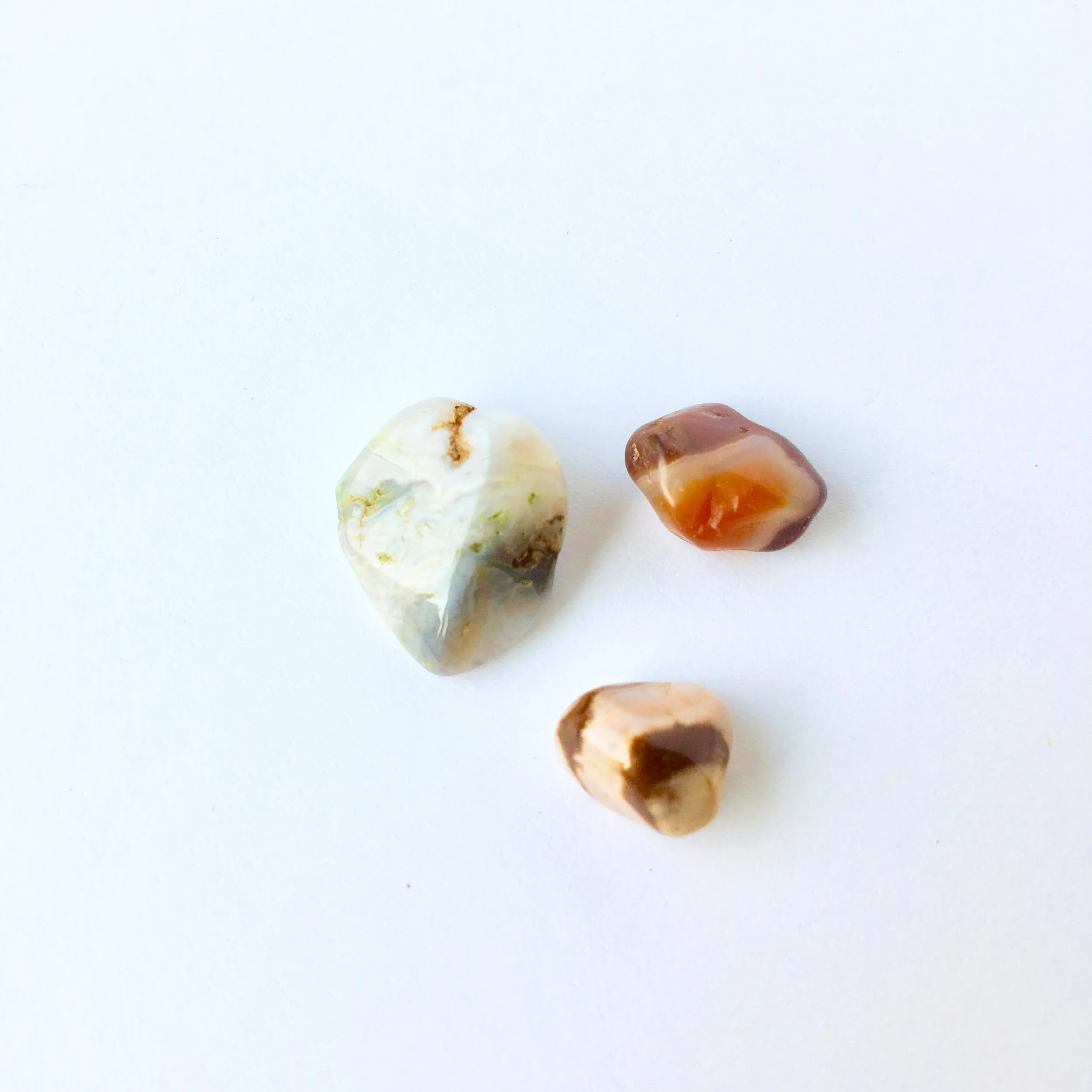 Fire Agate: Use for grounding and lighting courage. Provides a protective shield.