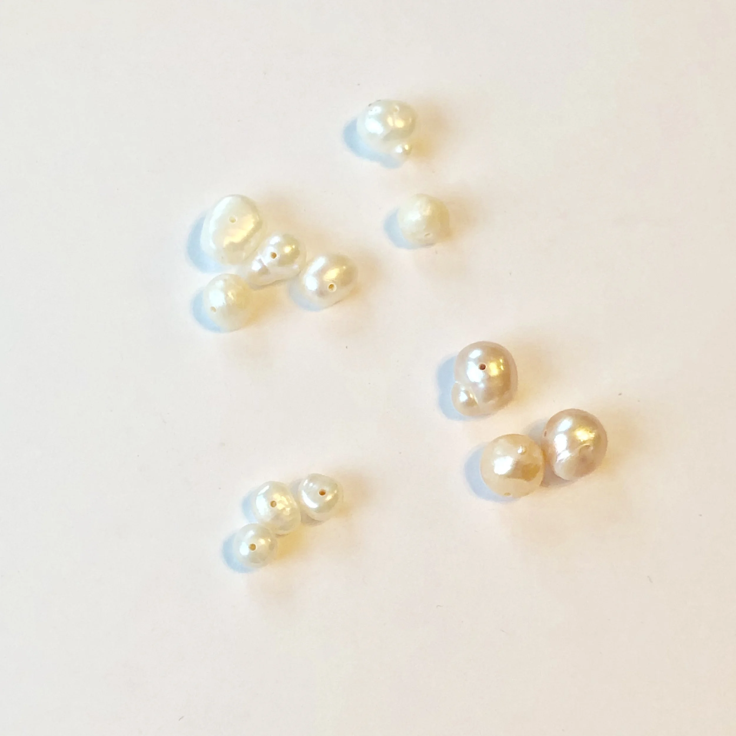 Pearl (Freshwater); Balances emotions, keeps the mind clear, improves memory, increases confidence & wealth.