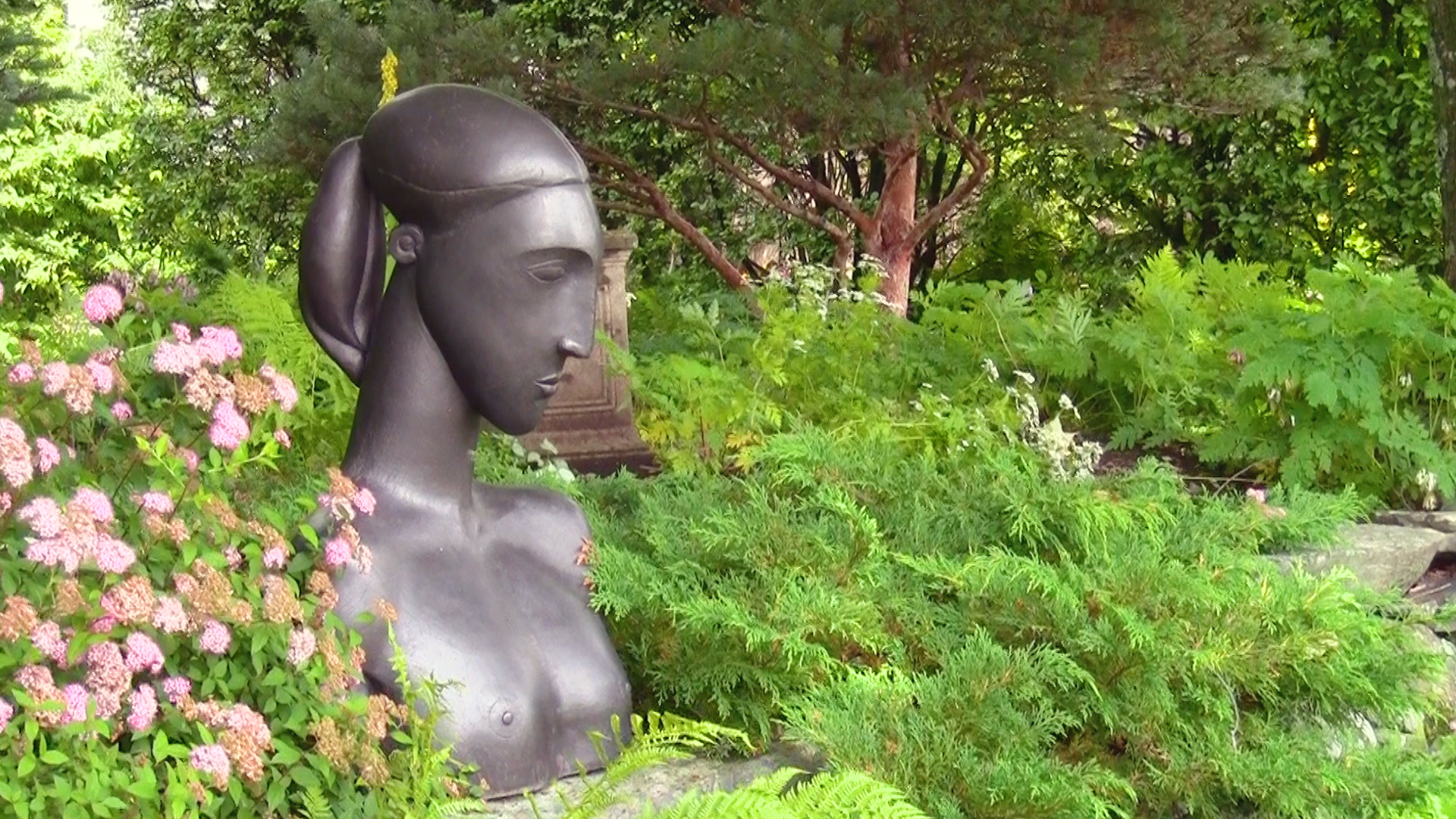 negotiating-with-nature-bronze-garden-sculpture.png